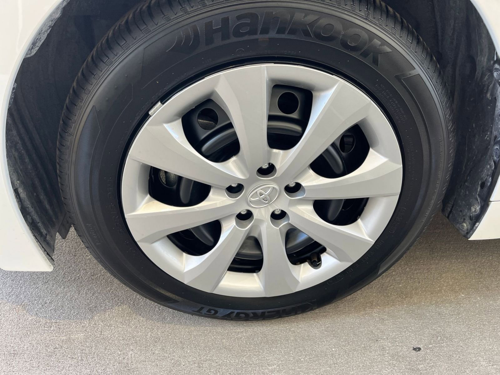 Thumbnail: 2025 Toyota Corolla - 30