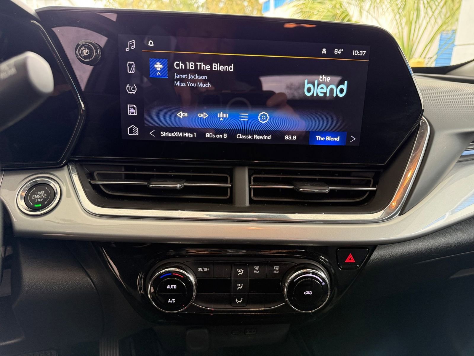 Thumbnail: 2025 Chevrolet Trax - 17