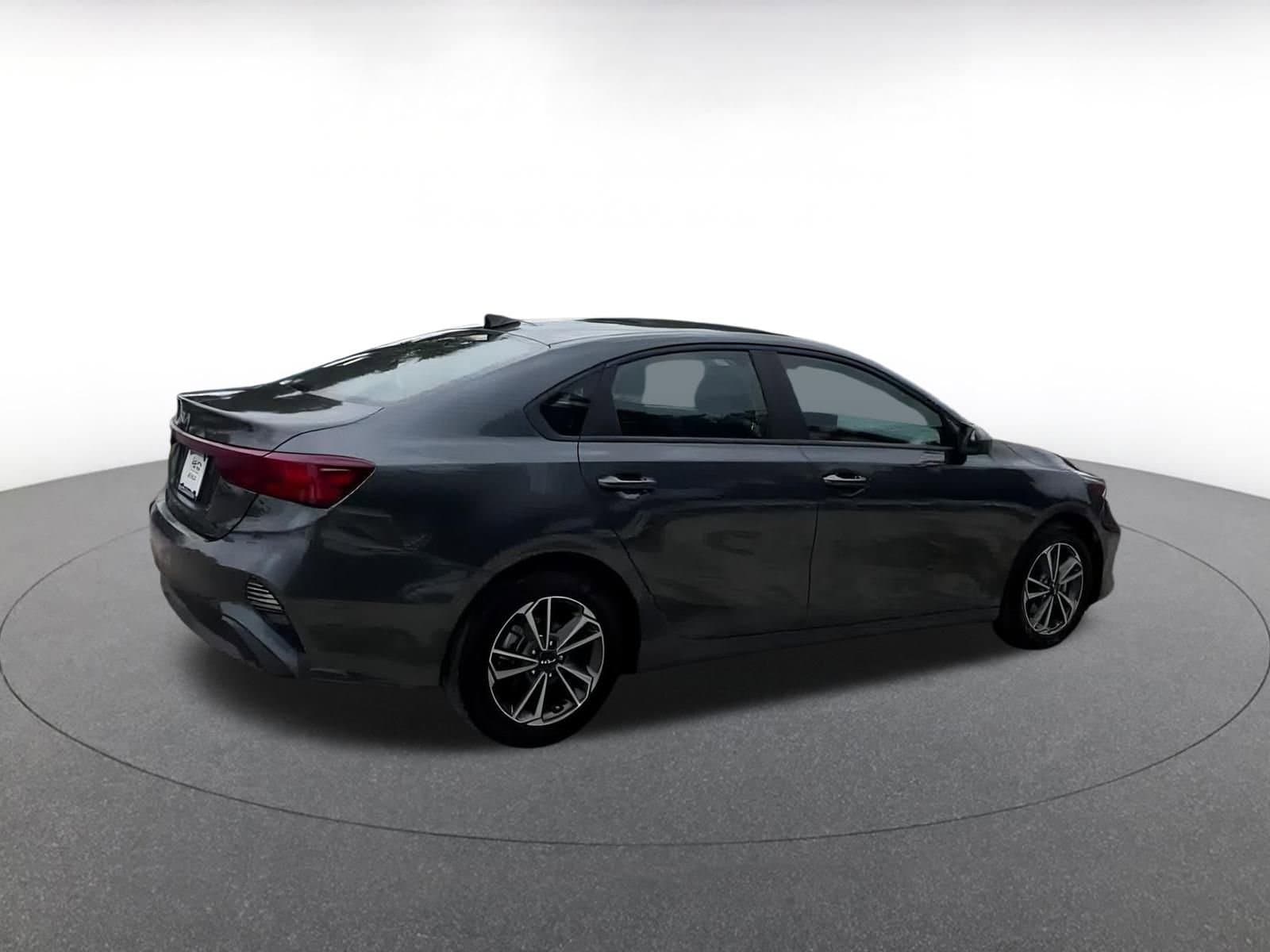 Thumbnail: 2023 Kia Forte - 15