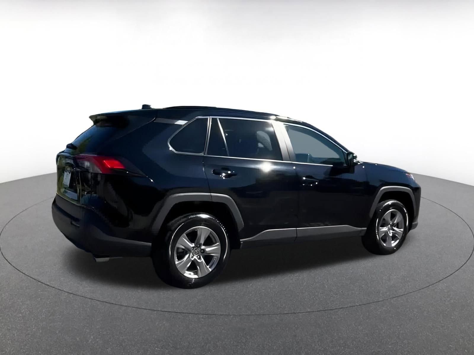 Thumbnail: 2025 Toyota RAV4 - 15