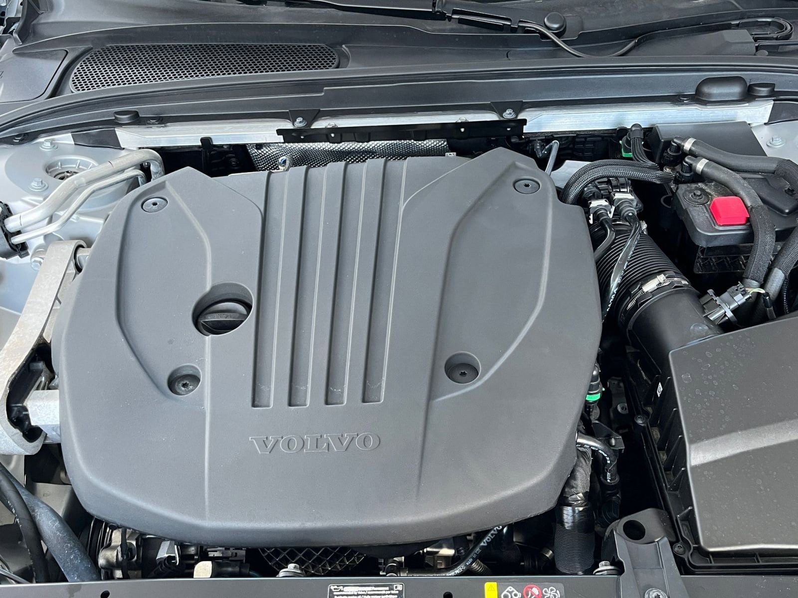 Thumbnail: 2025 Volvo S60 - 32