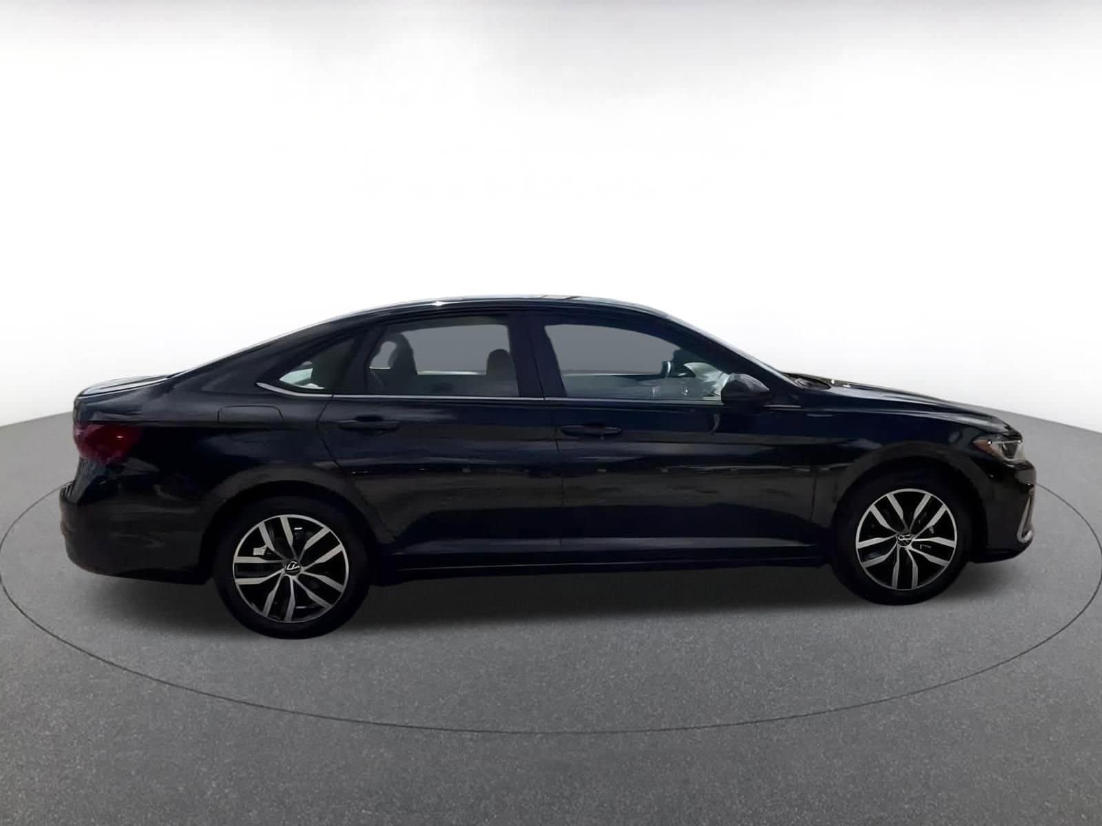 Thumbnail: 2025 Volkswagen Jetta - 16