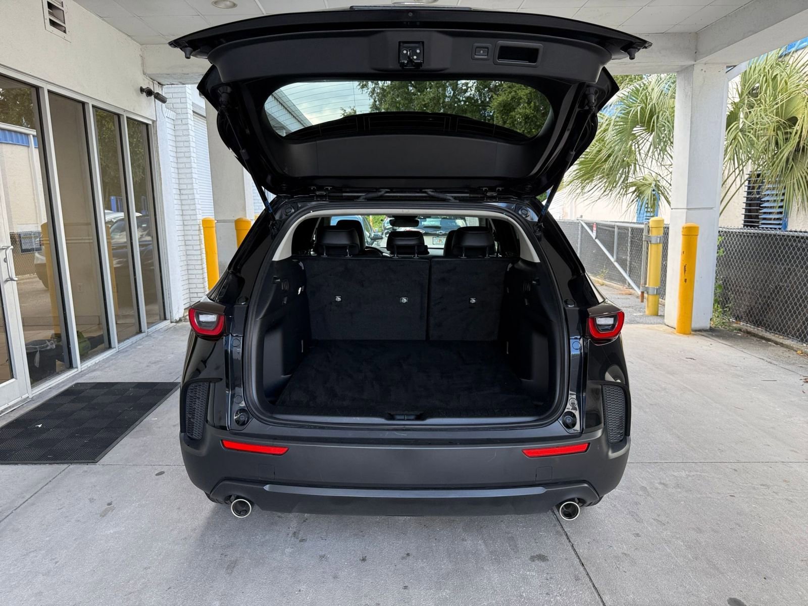 Thumbnail: 2025 Mazda CX-50 - 31