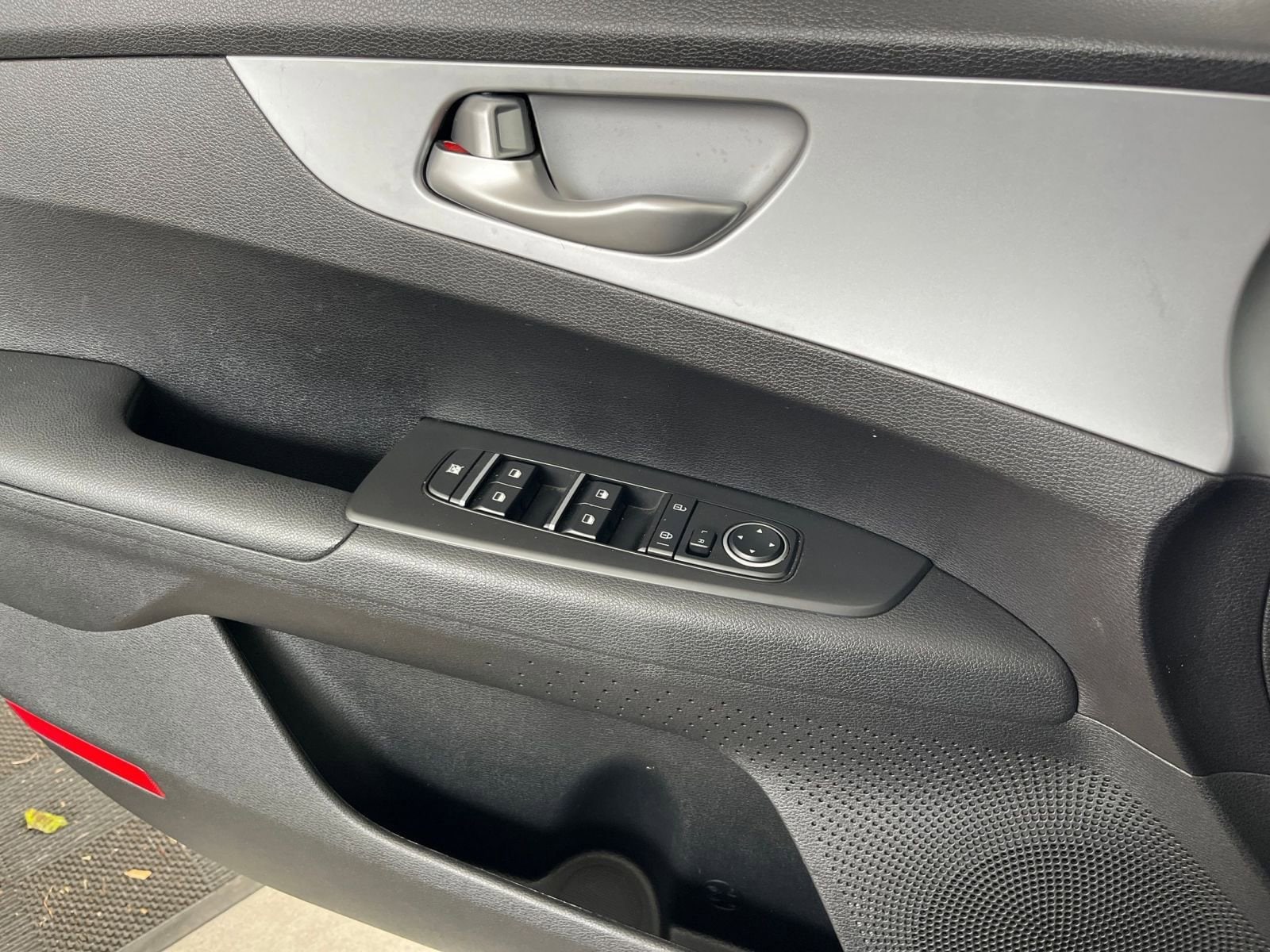 Thumbnail: 2023 Kia Forte - 20