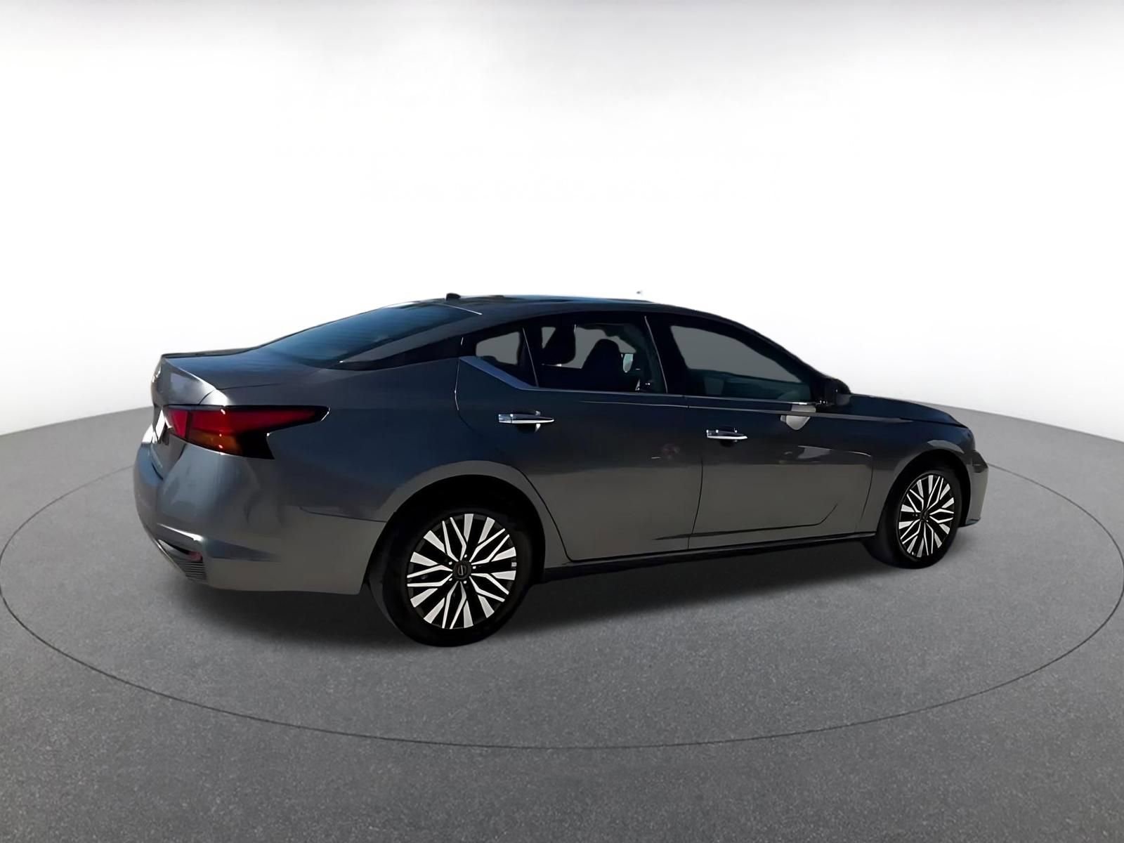 Thumbnail: 2025 Nissan Altima - 15