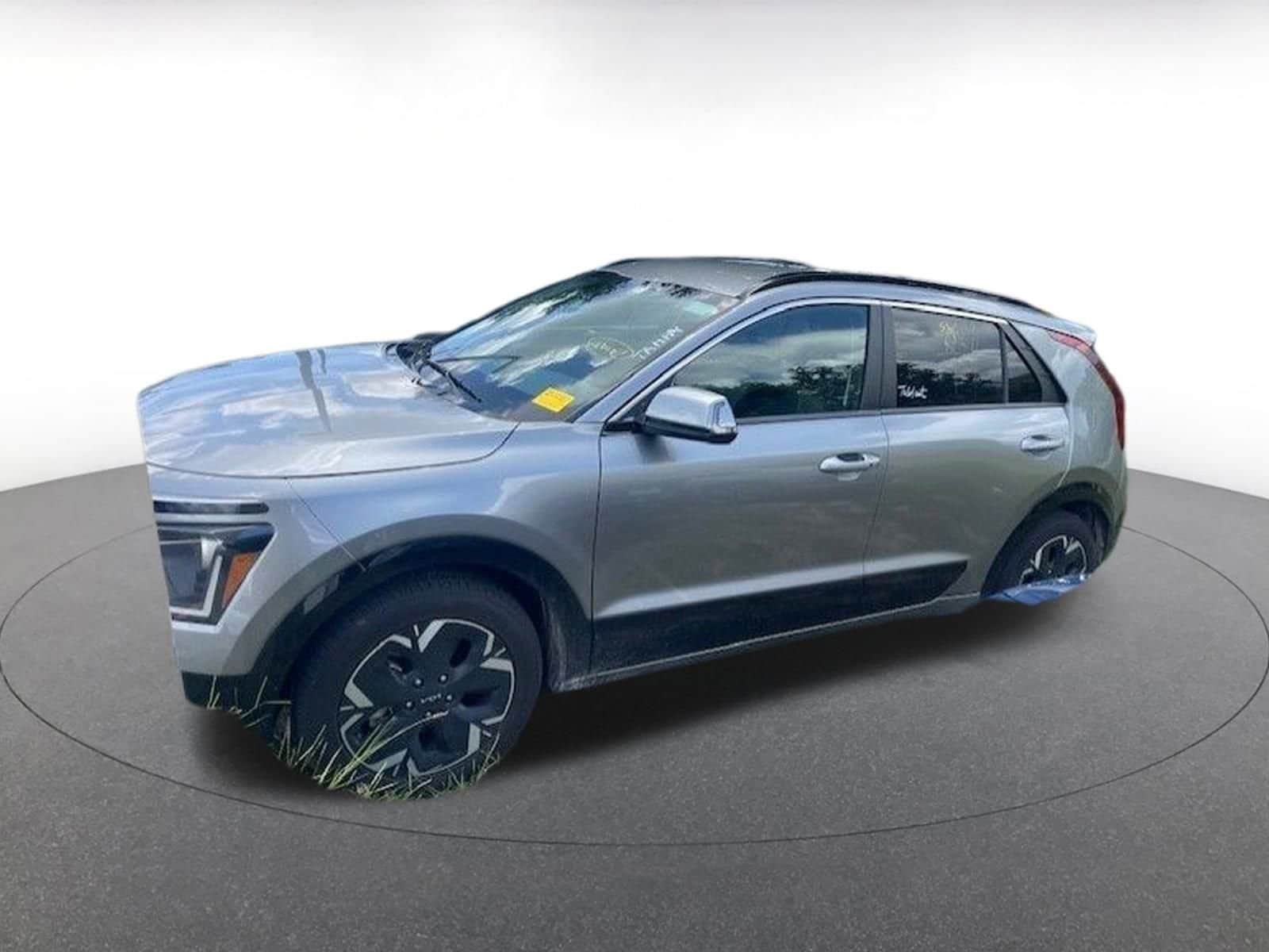 Thumbnail: 2023 Kia Niro - 5