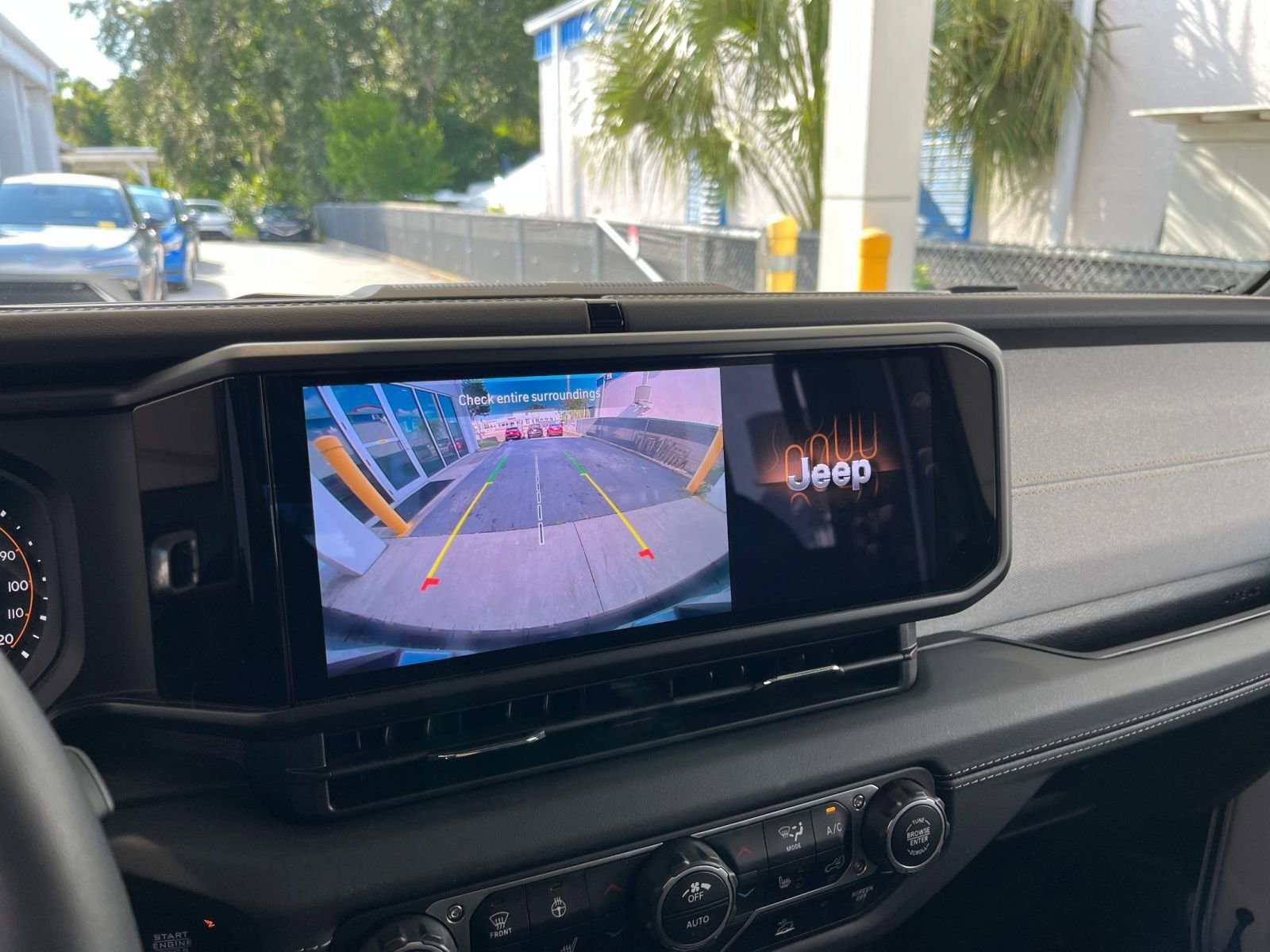 Thumbnail: 2025 Jeep Wrangler - 17