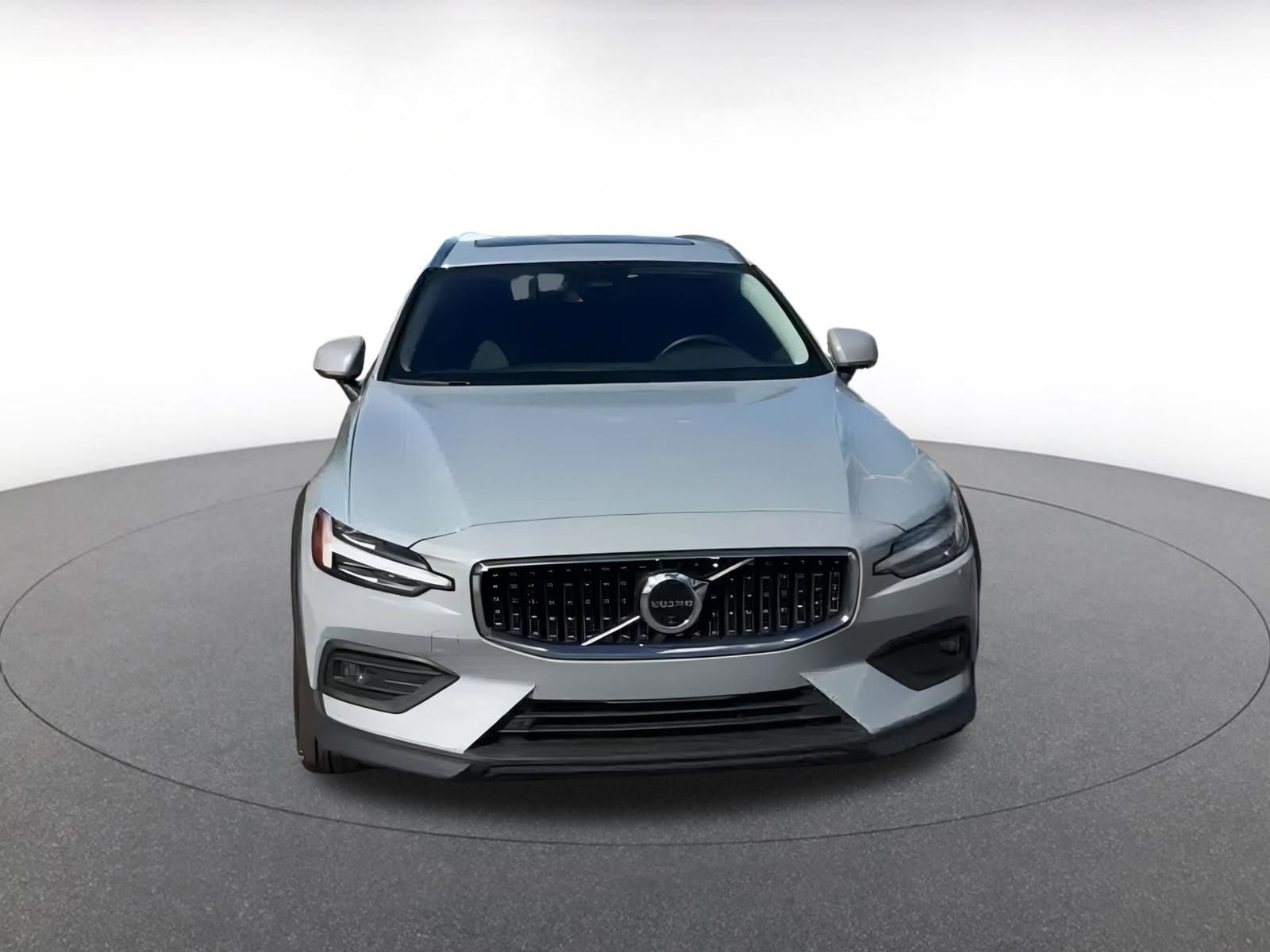 Thumbnail: 2025 Volvo S60 - 3