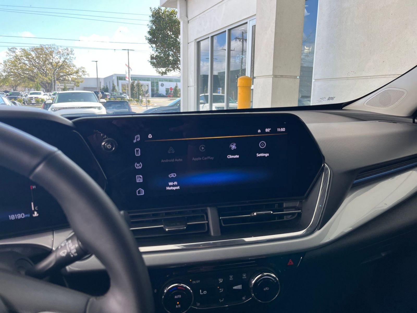 Thumbnail: 2025 Chevrolet Trax - 17