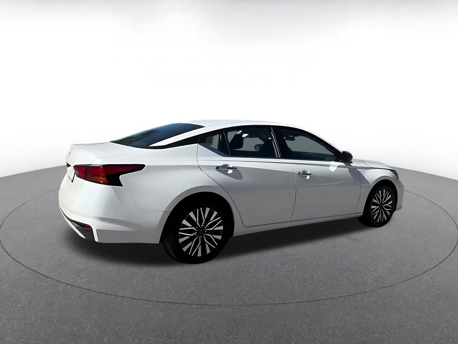 Thumbnail: 2025 Nissan Altima - 14