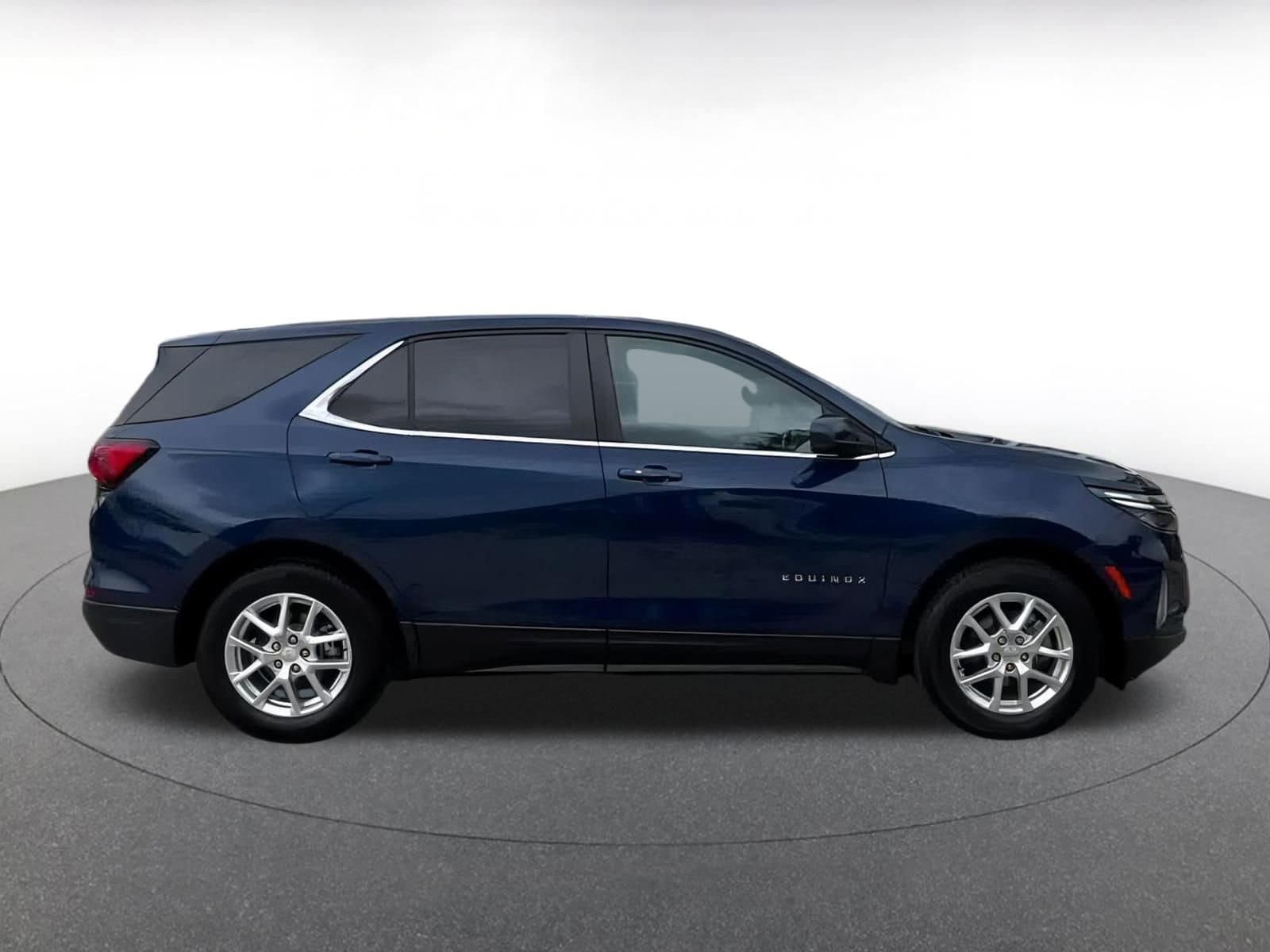 Thumbnail: 2023 Chevrolet Equinox - 16