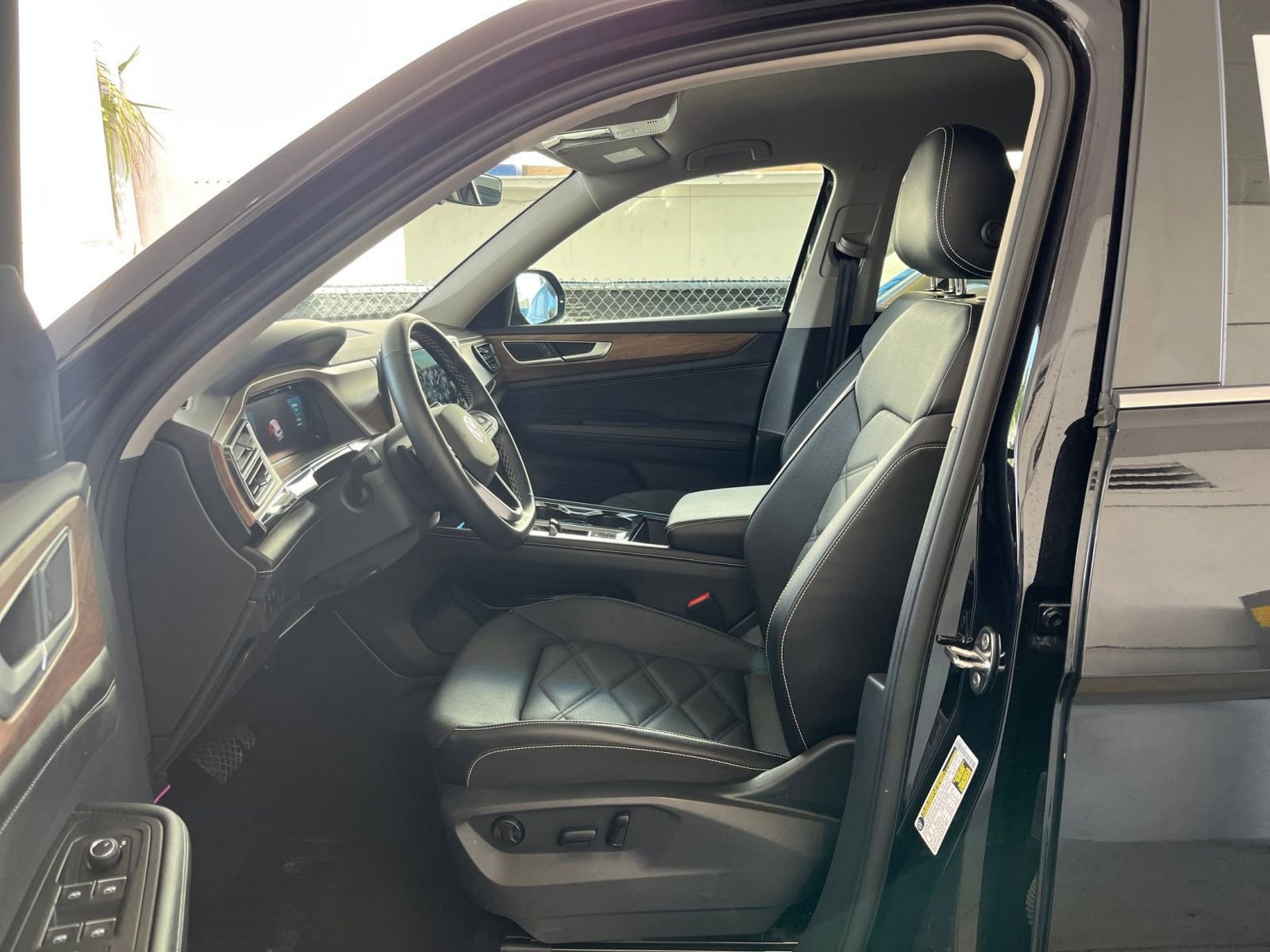 Thumbnail: 2025 Volkswagen Atlas - 27