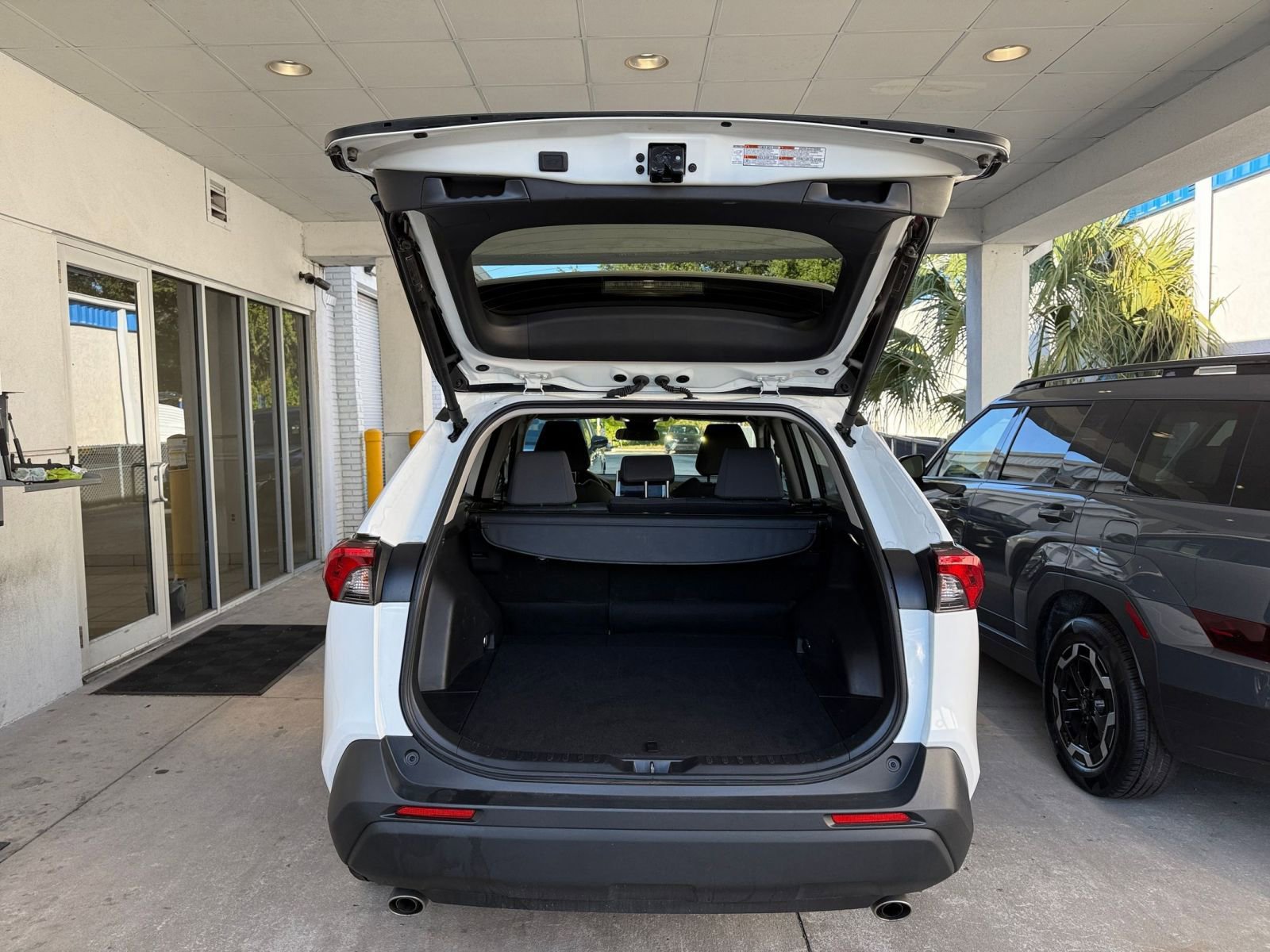 Thumbnail: 2025 Toyota RAV4 - 32