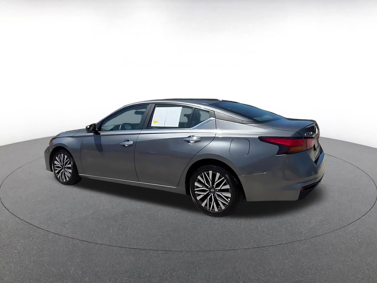 Thumbnail: 2025 Nissan Altima - 10