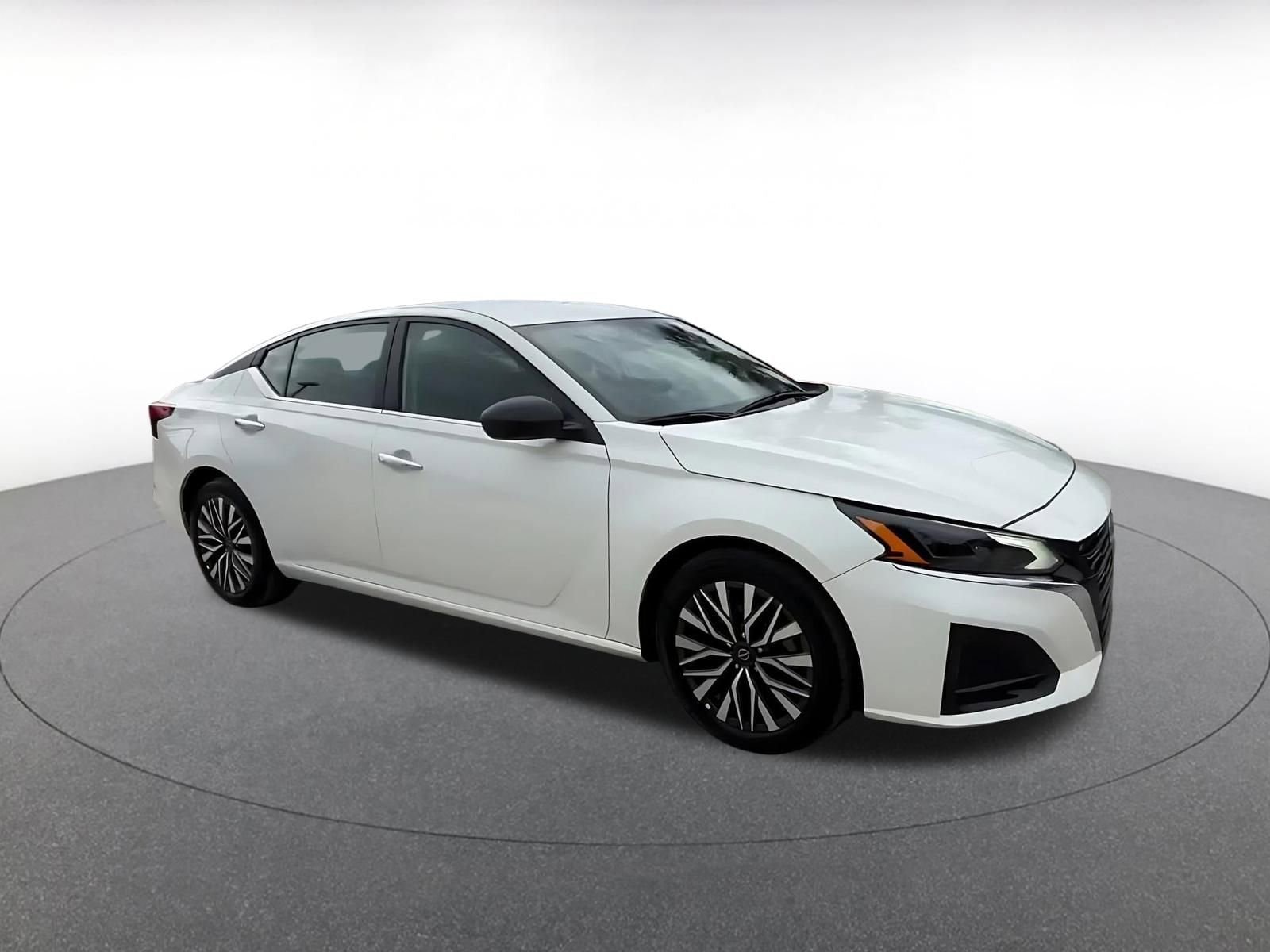 Thumbnail: 2025 Nissan Altima - 2