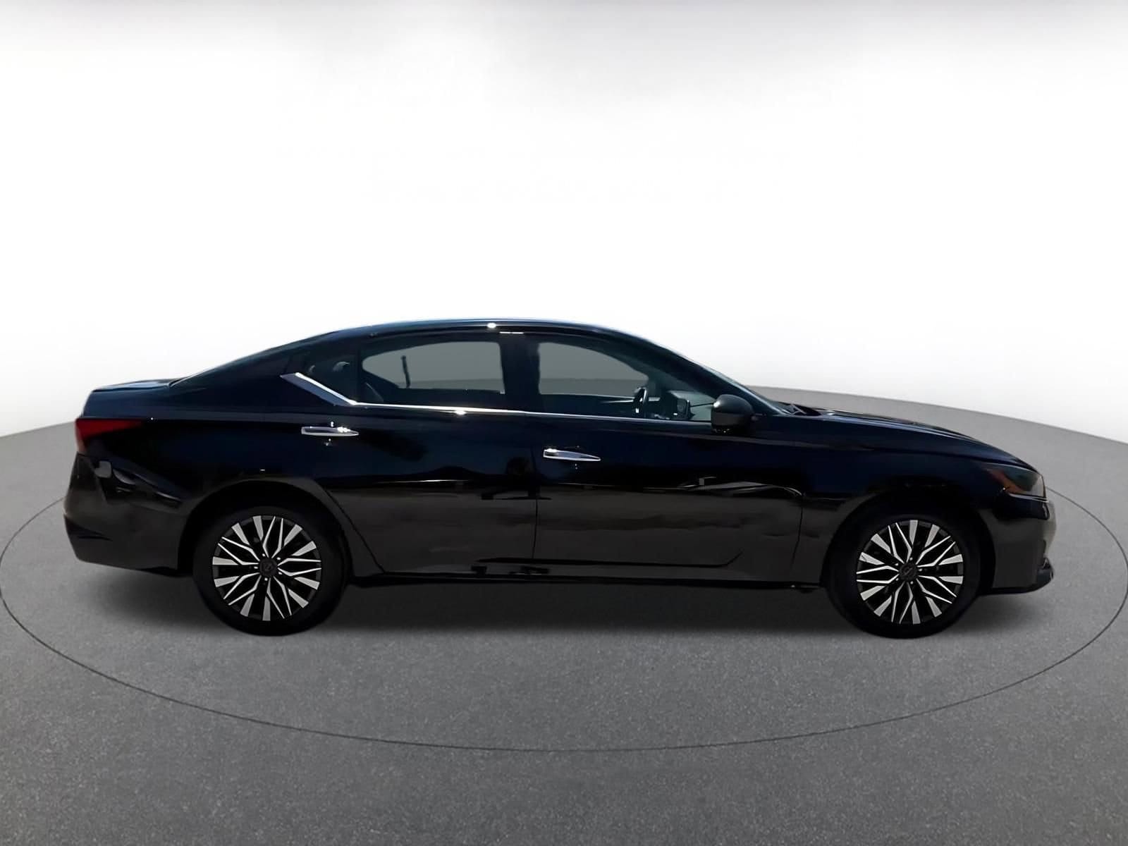 Thumbnail: 2025 Nissan Altima - 15