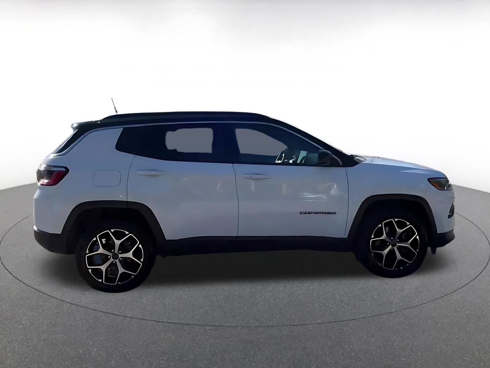 Thumbnail: 2025 Jeep Compass - 23