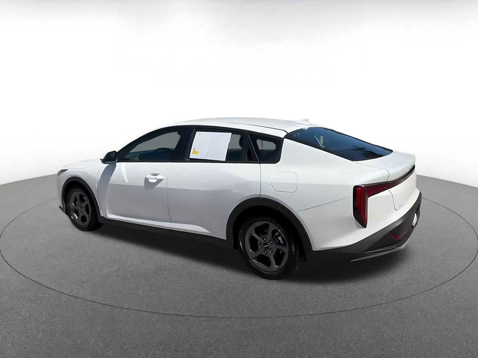 Thumbnail: 2025 Kia K4 - 10