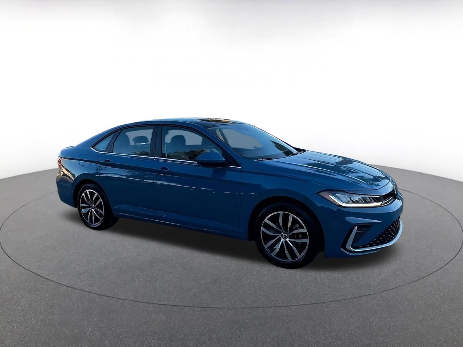 Thumbnail: 2025 Volkswagen Jetta - 1