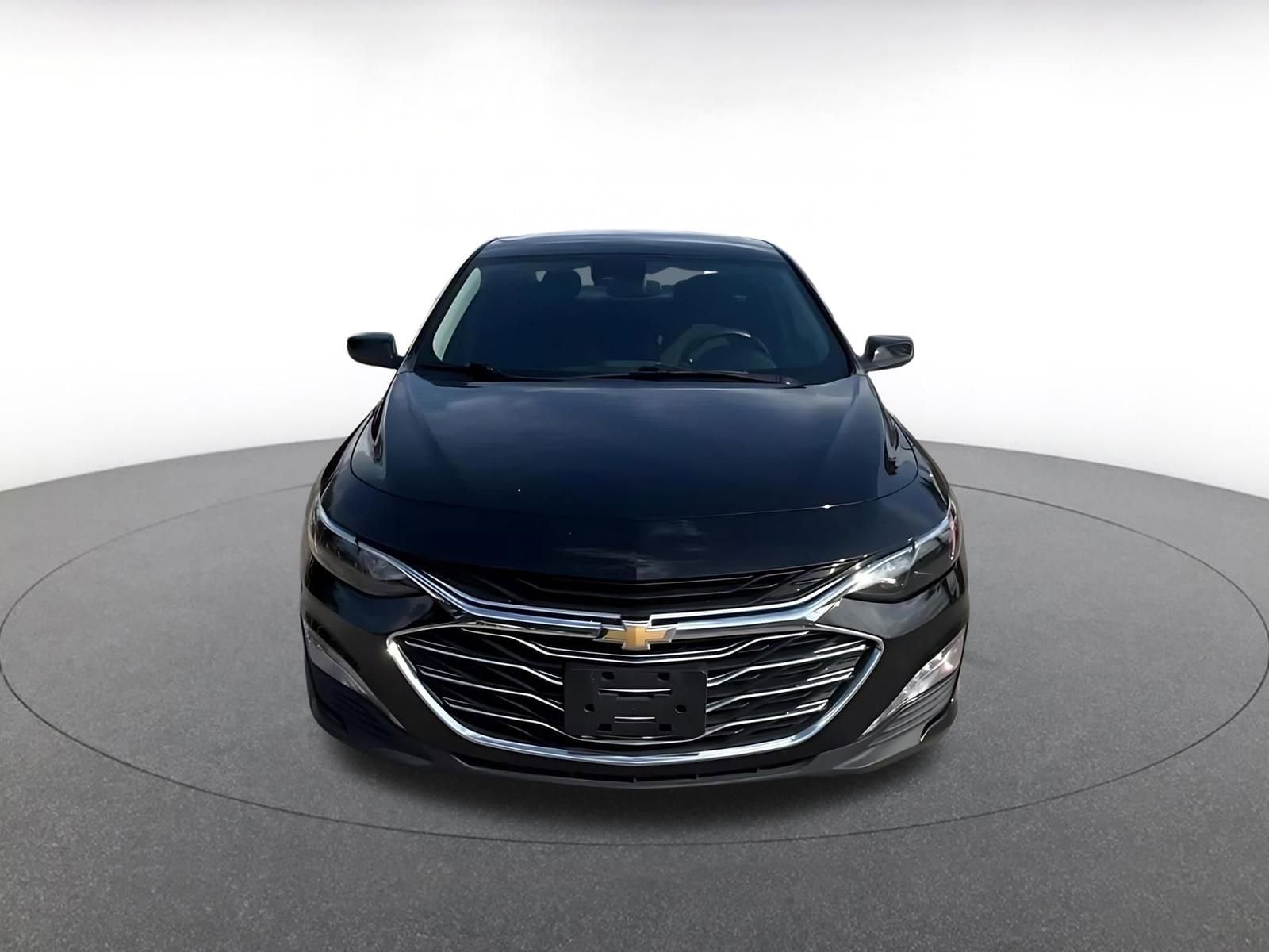Thumbnail: 2023 Chevrolet Malibu - 4