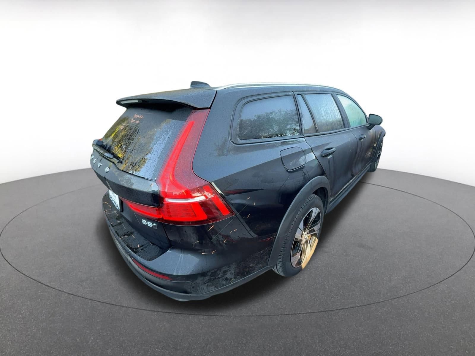 Thumbnail: 2025 Volvo S60 - 8