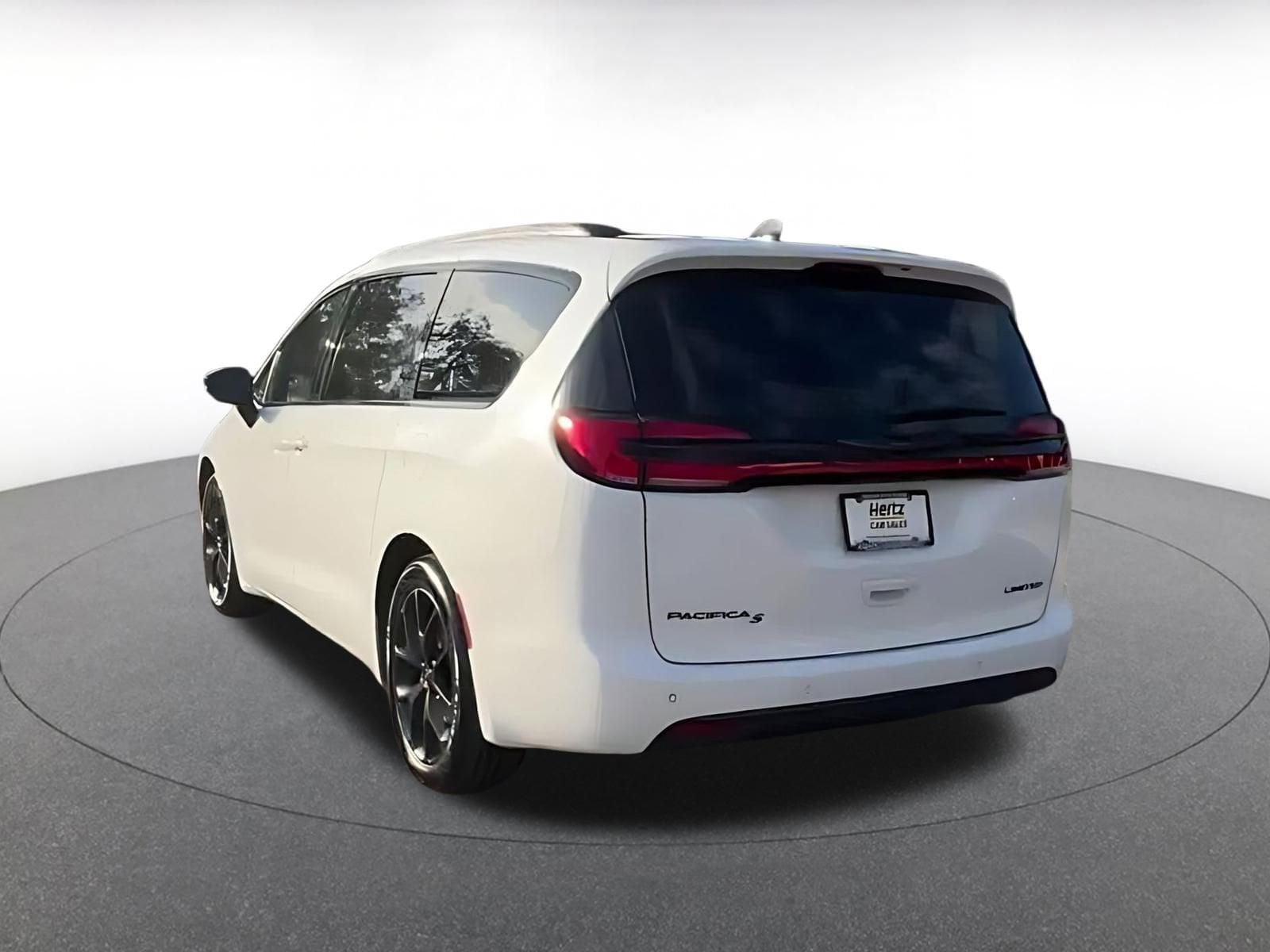 Thumbnail: 2025 Chrysler Pacifica - 11