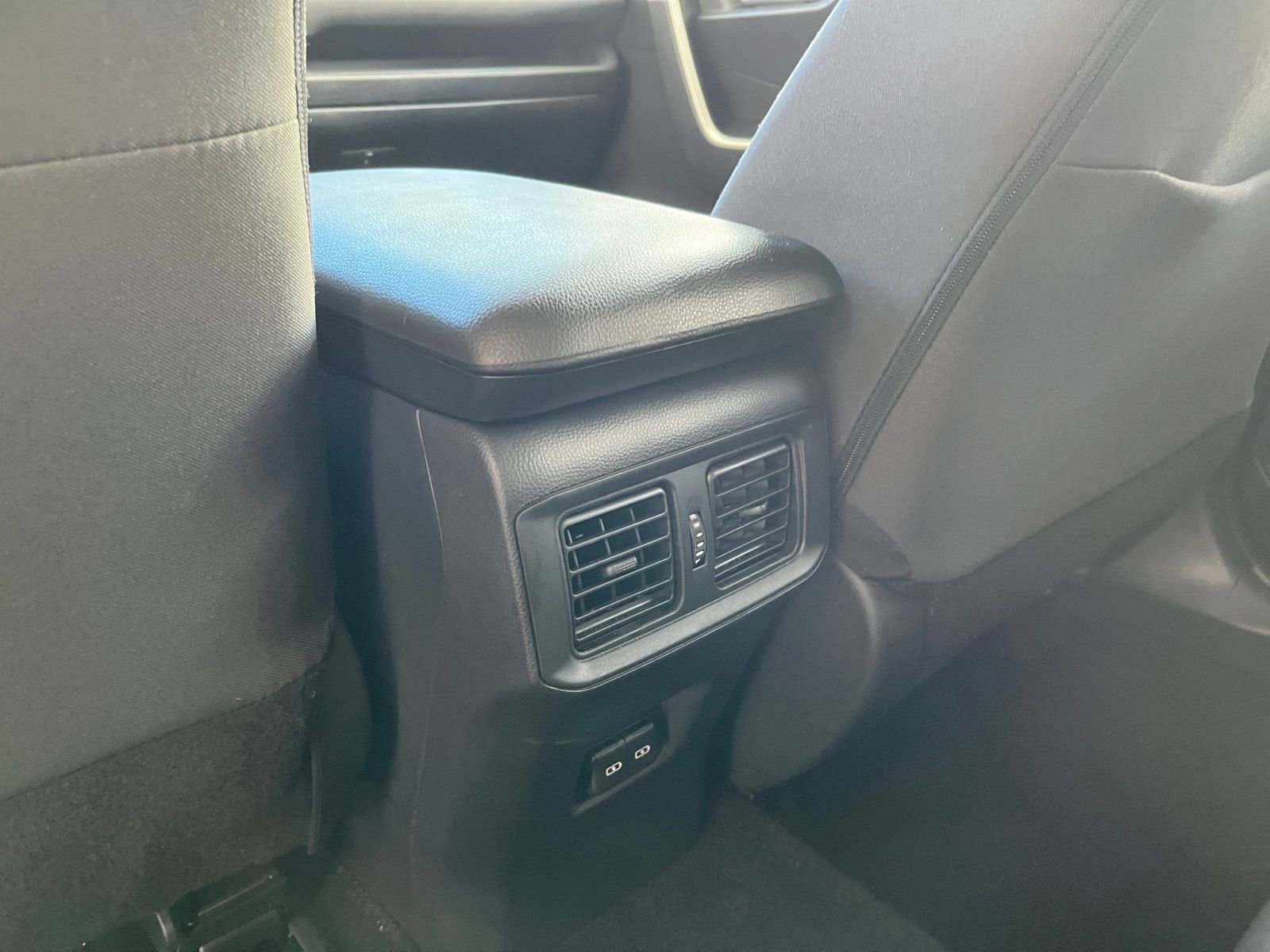 Thumbnail: 2025 Toyota RAV4 - 24