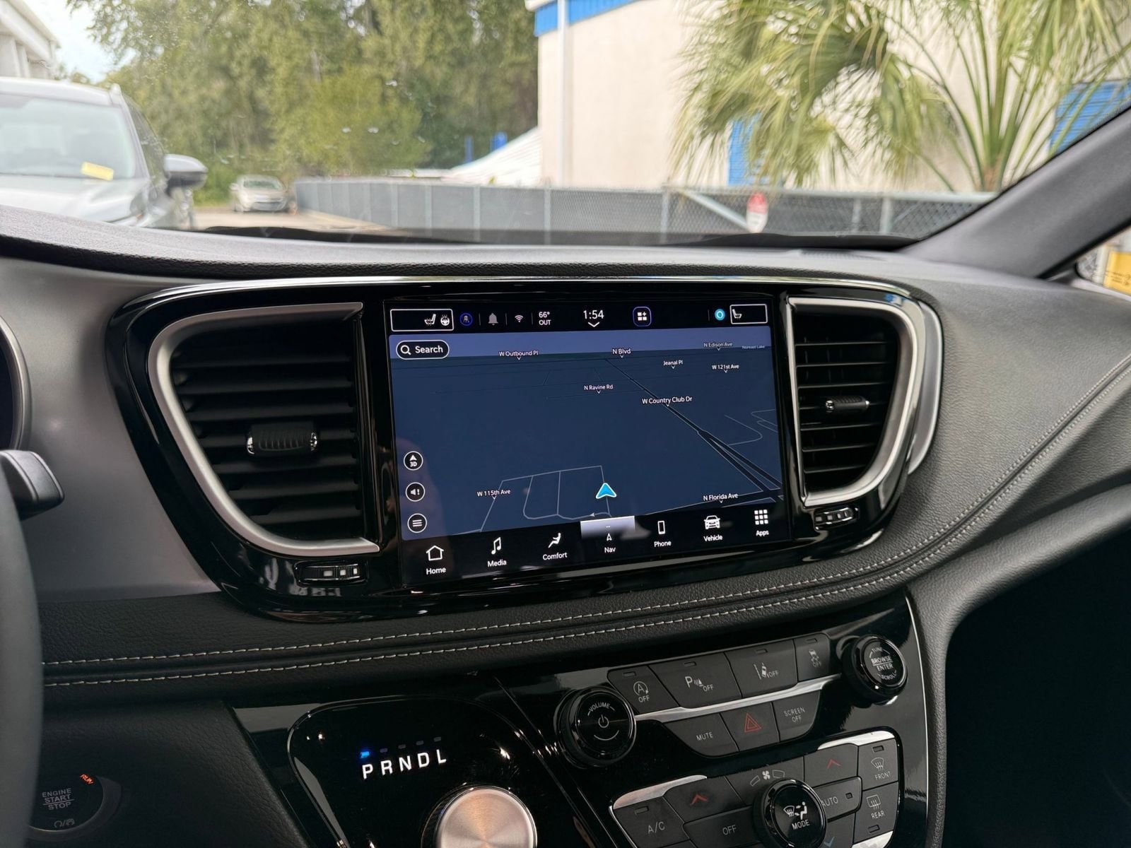 Thumbnail: 2025 Chrysler Pacifica - 21