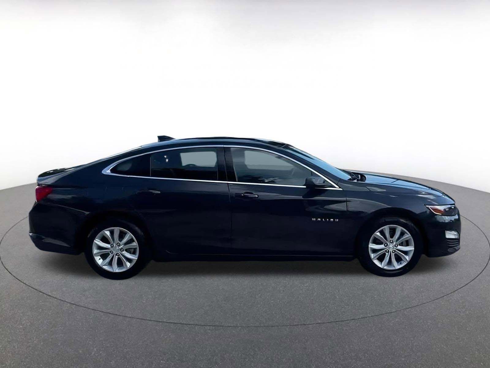 Thumbnail: 2023 Chevrolet Malibu - 16