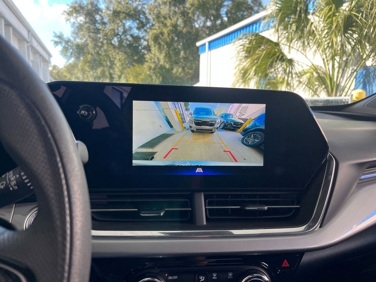 Thumbnail: 2025 Chevrolet Trax - 23