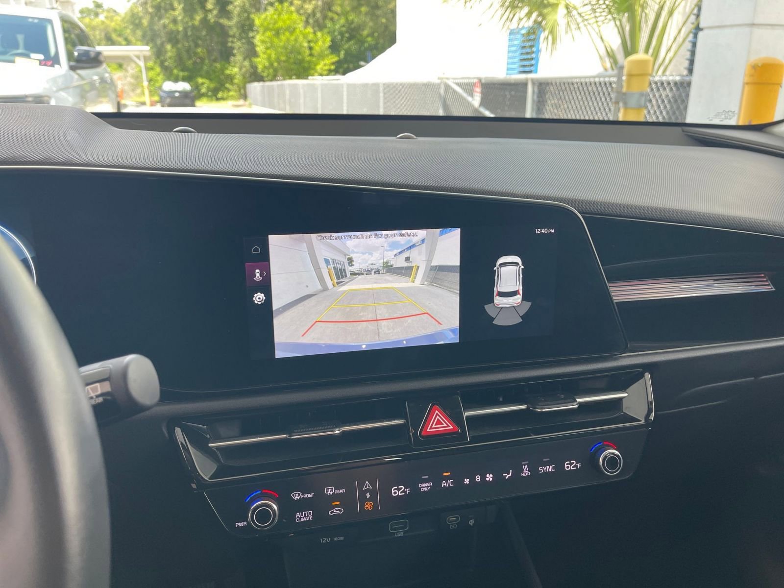 Thumbnail: 2023 Kia Niro - 17
