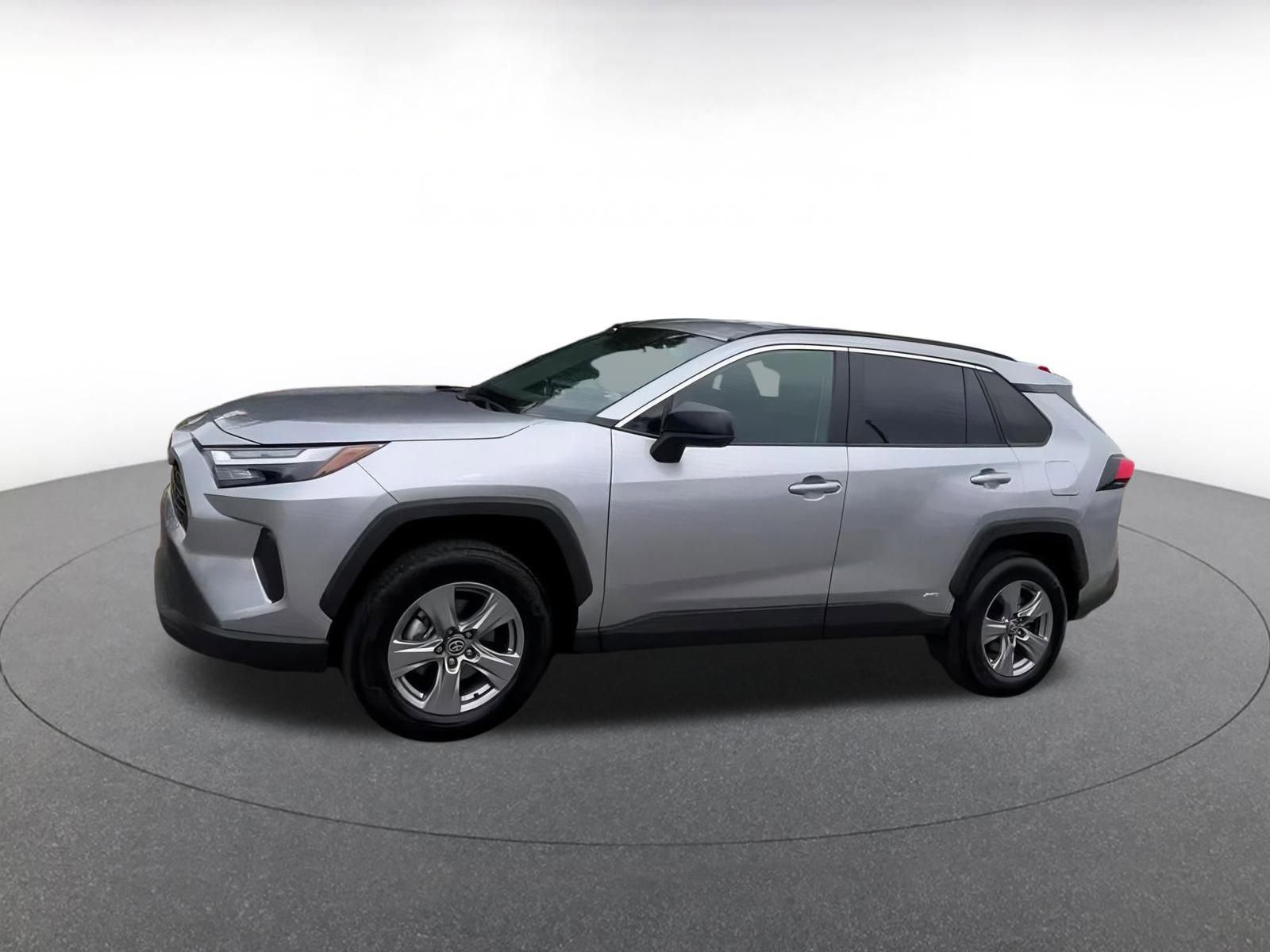 Thumbnail: 2025 Toyota RAV4 - 15
