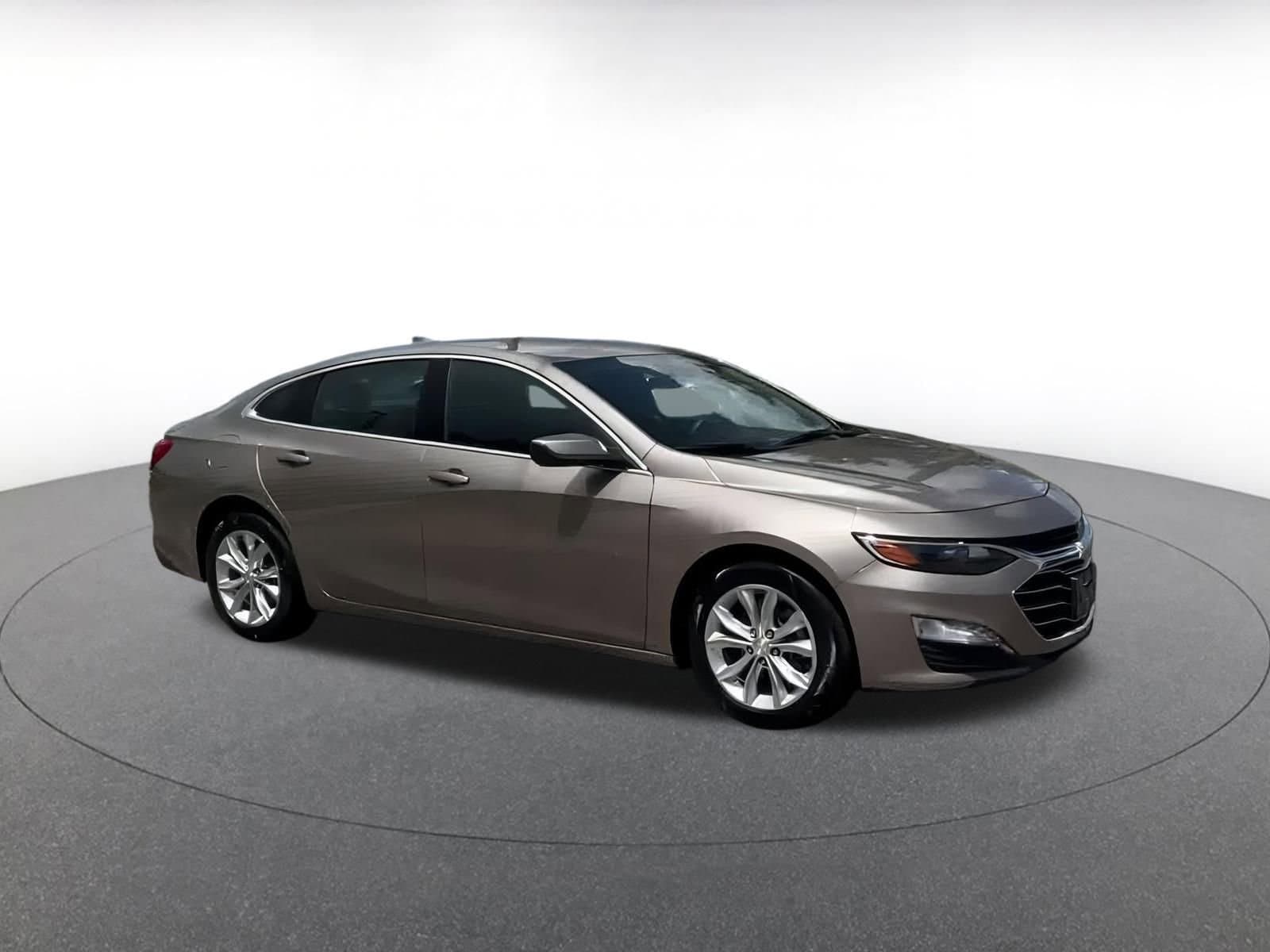 Thumbnail: 2023 Chevrolet Malibu - 2