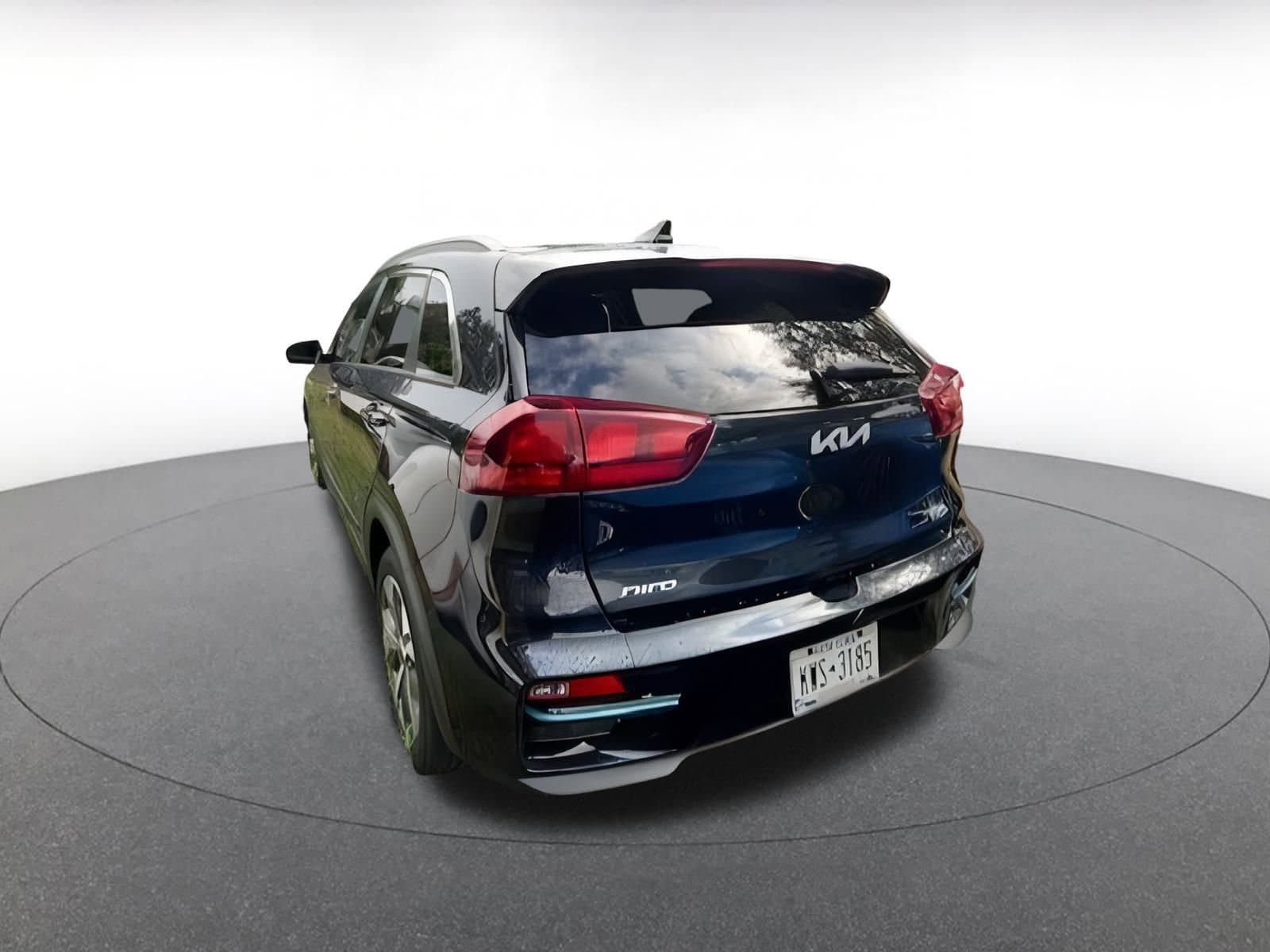 Thumbnail: 2022 Kia Niro - 5