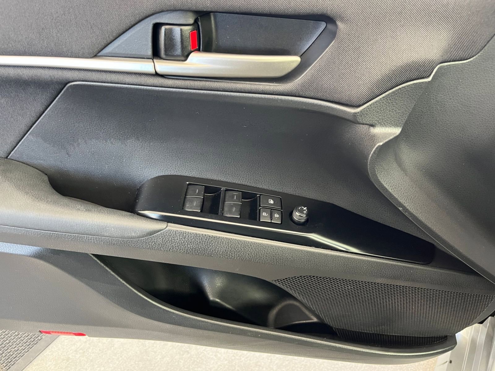 Thumbnail: 2025 Toyota Camry - 20