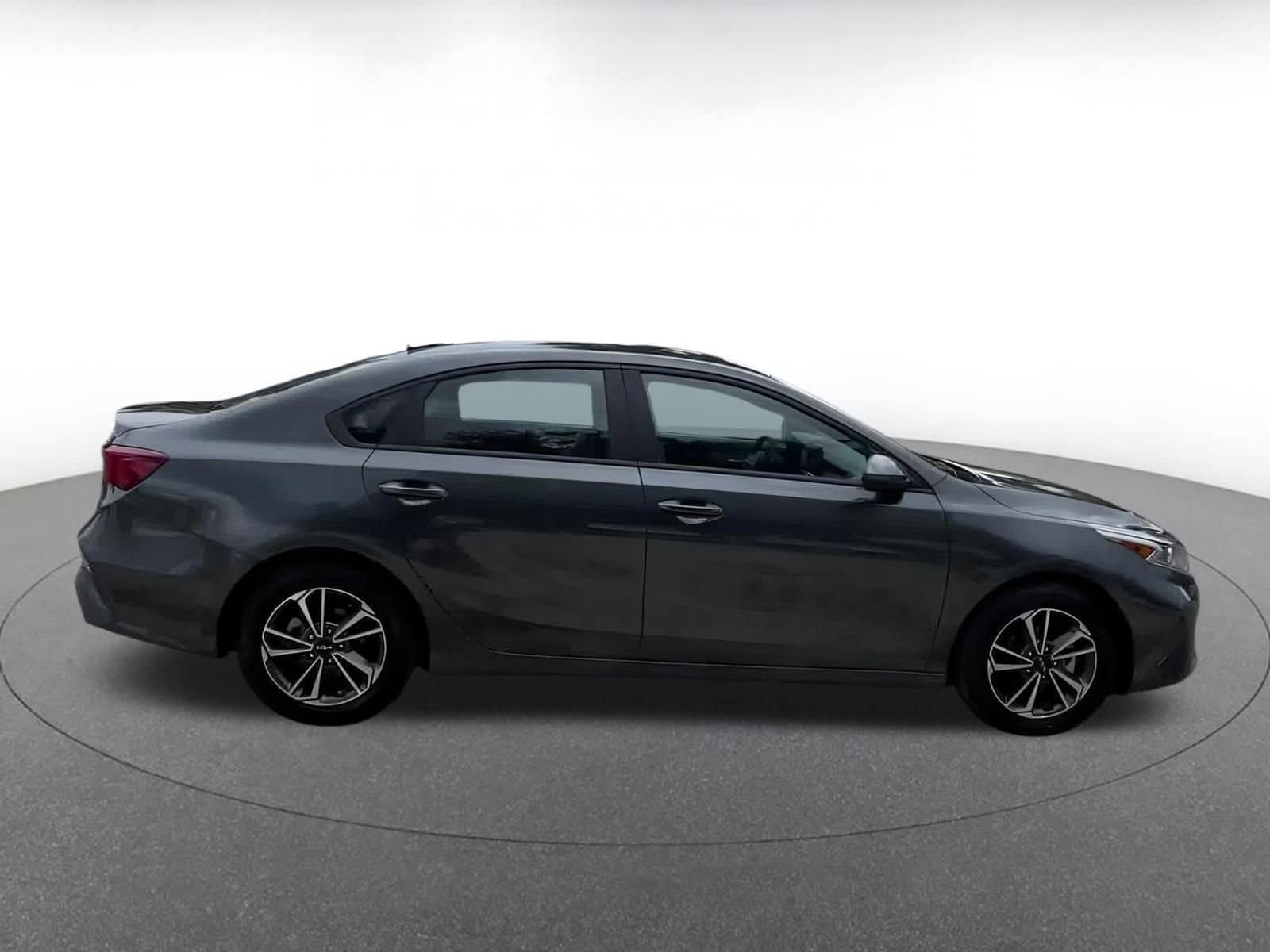 Thumbnail: 2023 Kia Forte - 16
