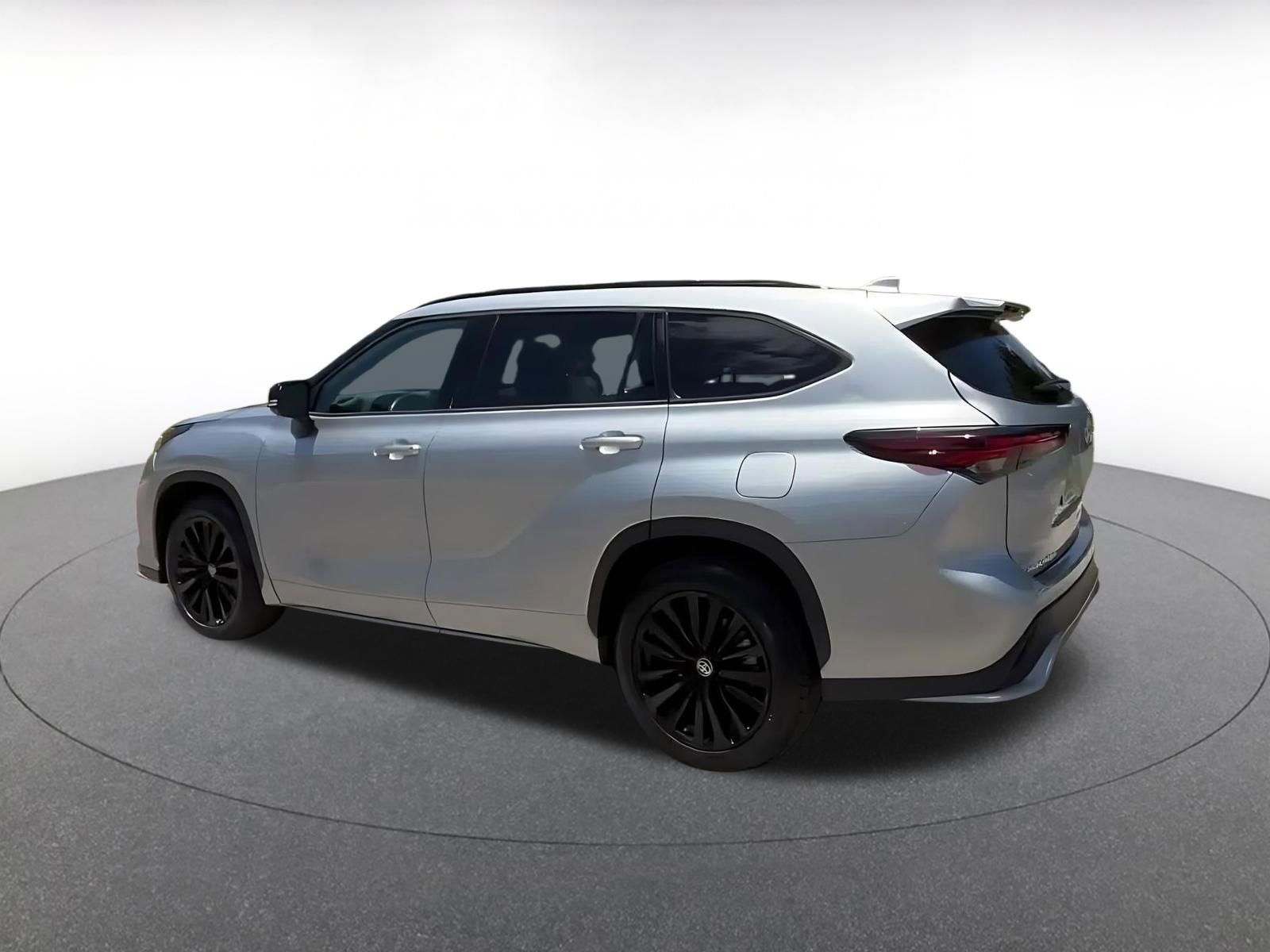 Thumbnail: 2025 Toyota Highlander - 10