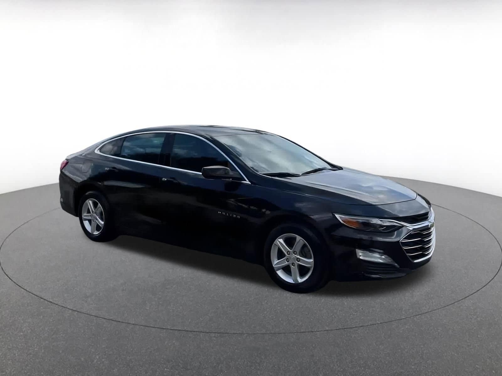 Thumbnail: 2023 Chevrolet Malibu - 2