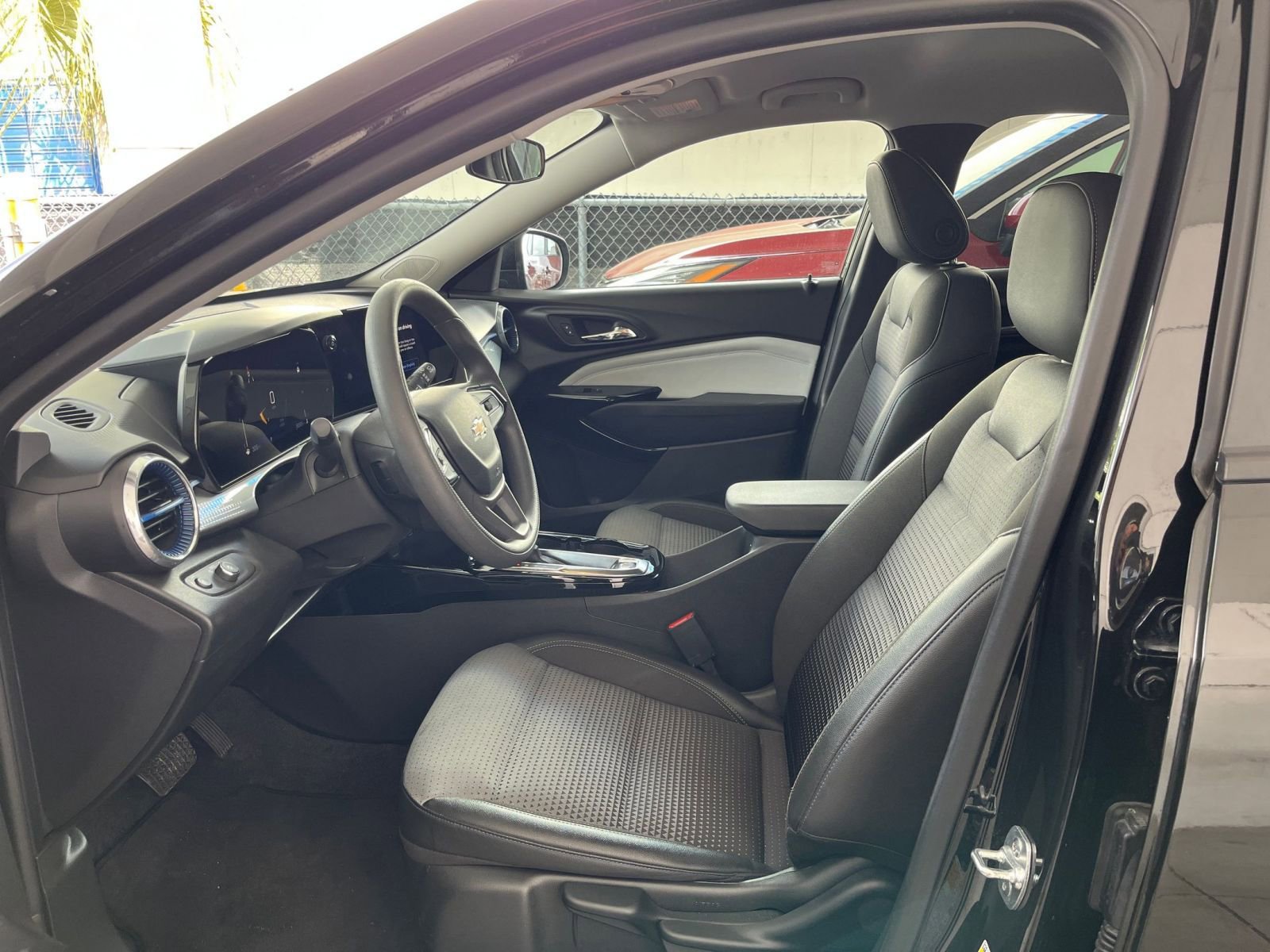 Thumbnail: 2025 Chevrolet Trax - 27