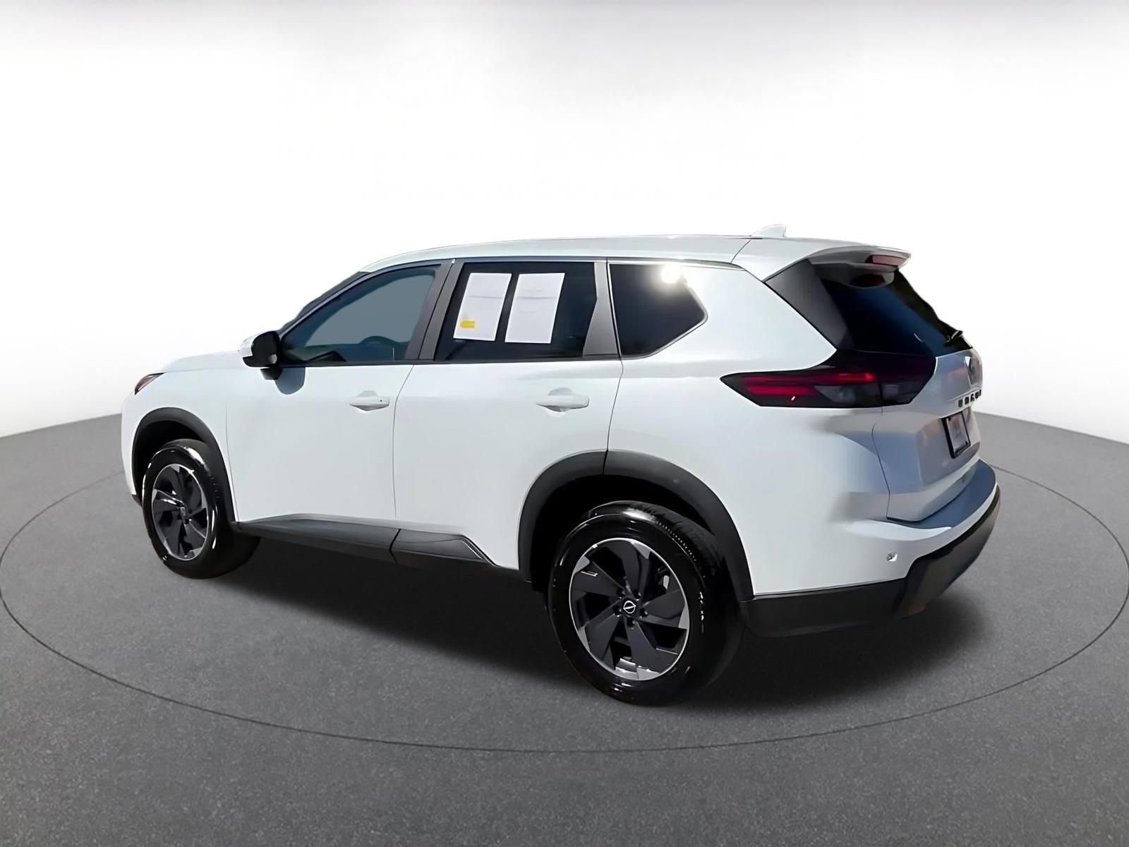 Thumbnail: 2025 Nissan Rogue - 10