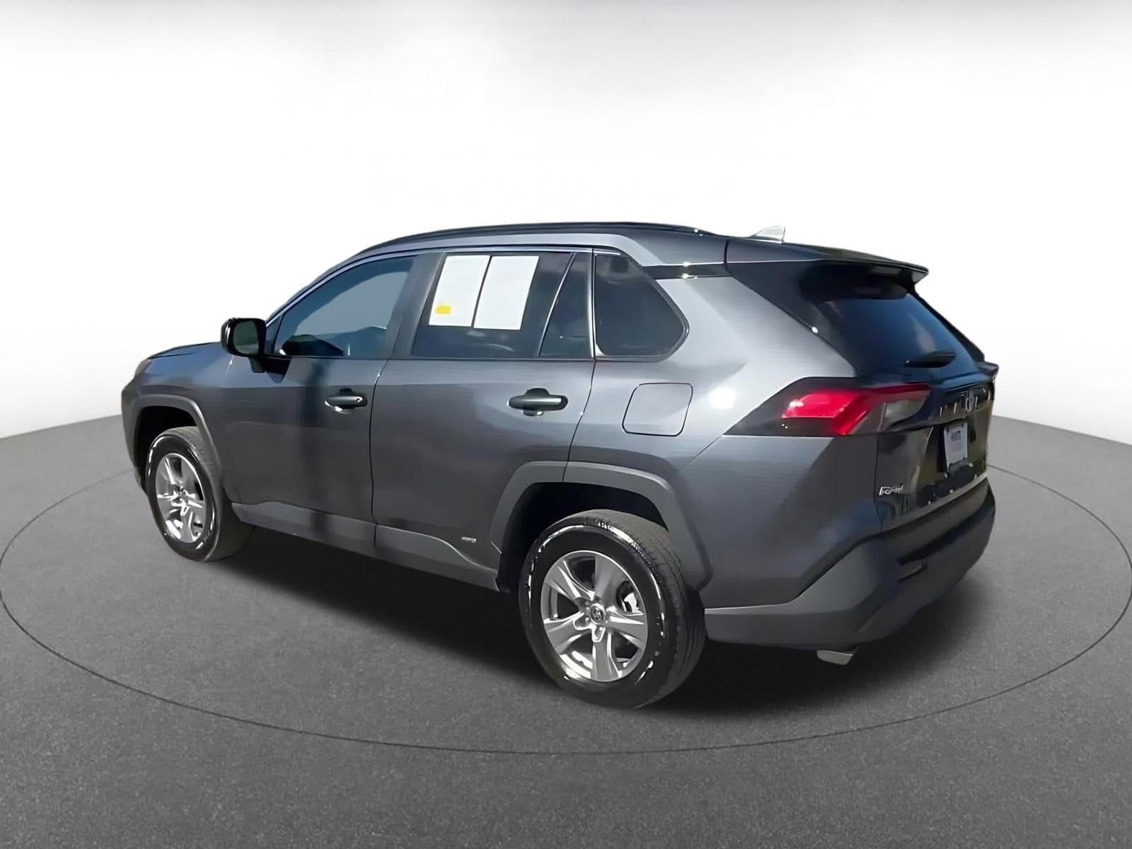 Thumbnail: 2025 Toyota RAV4 - 9