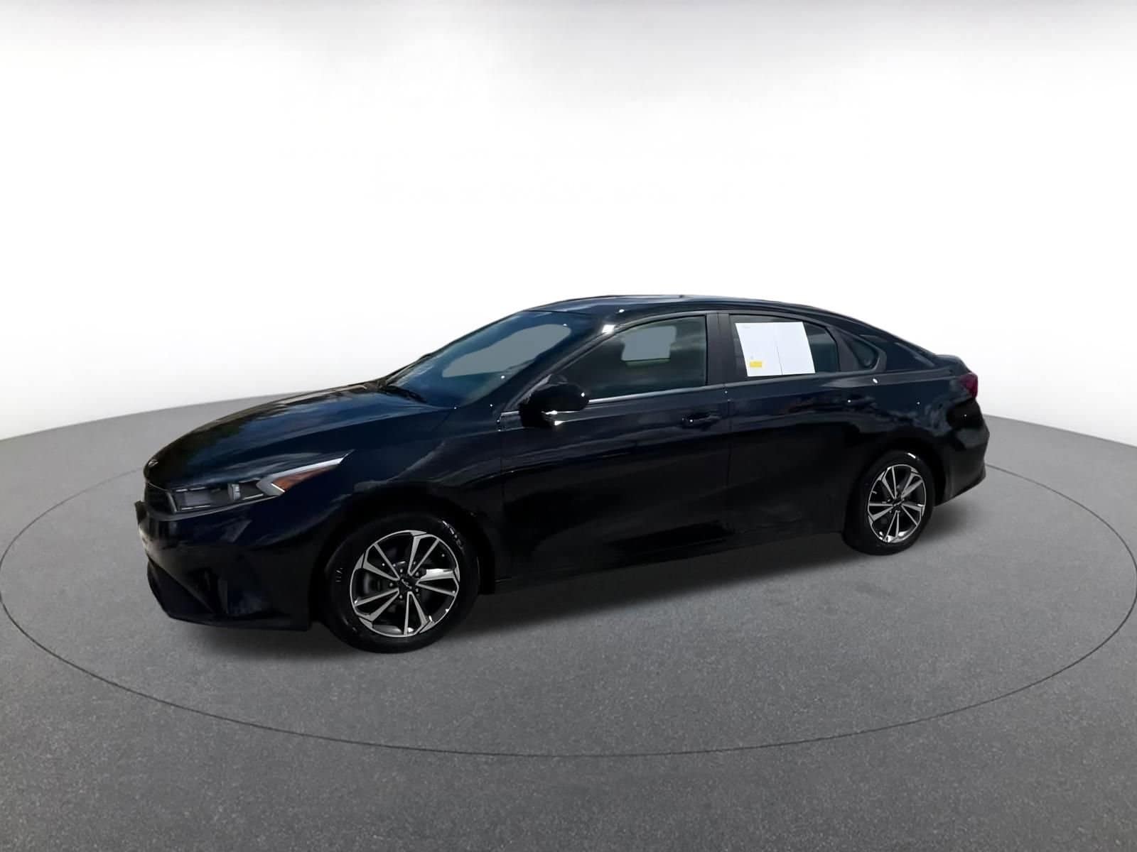 Thumbnail: 2024 Kia Forte - 6