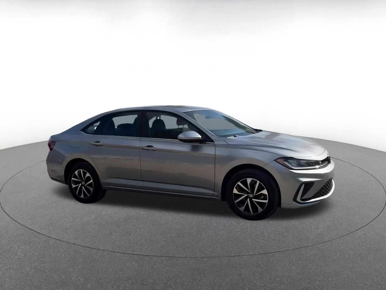 Thumbnail: 2025 Volkswagen Jetta - 2