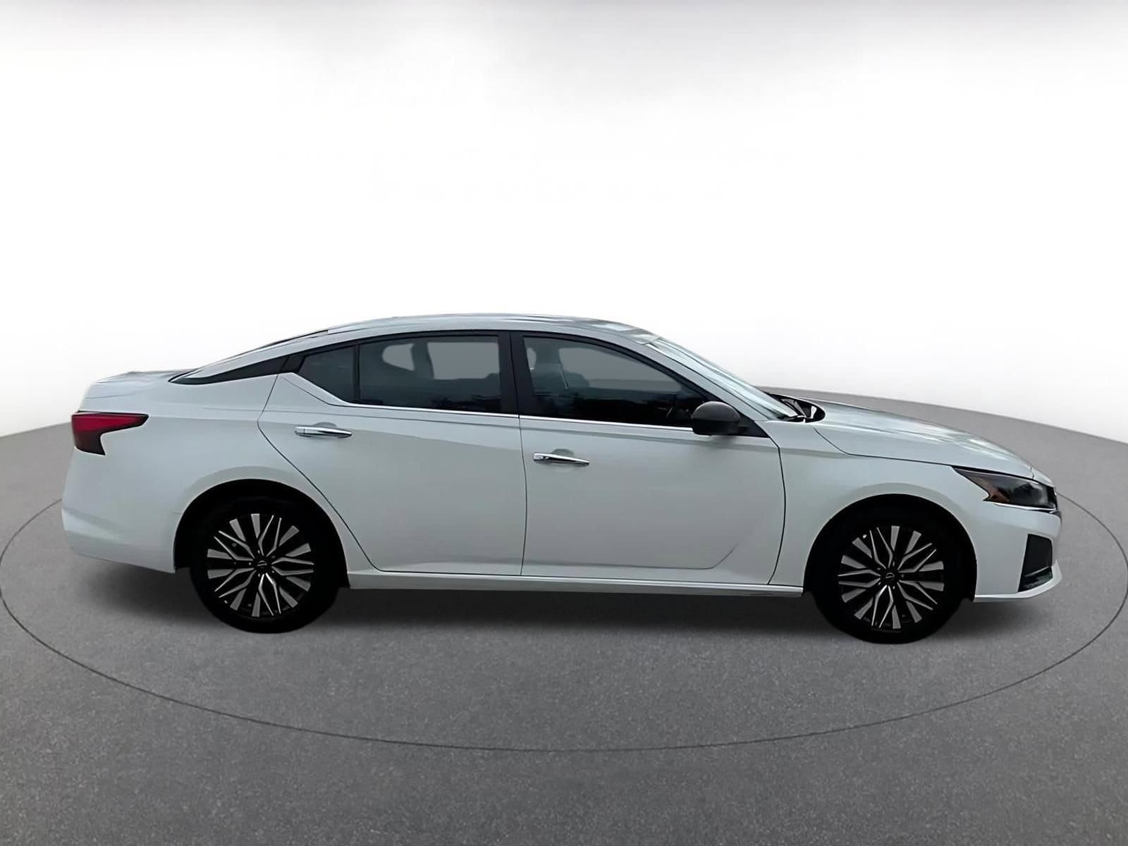 Thumbnail: 2025 Nissan Altima - 16