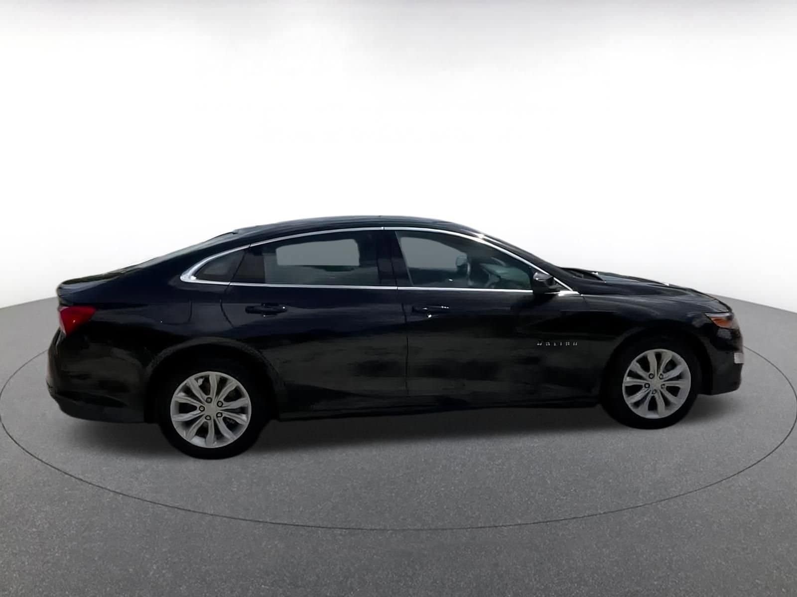 Thumbnail: 2023 Chevrolet Malibu - 8
