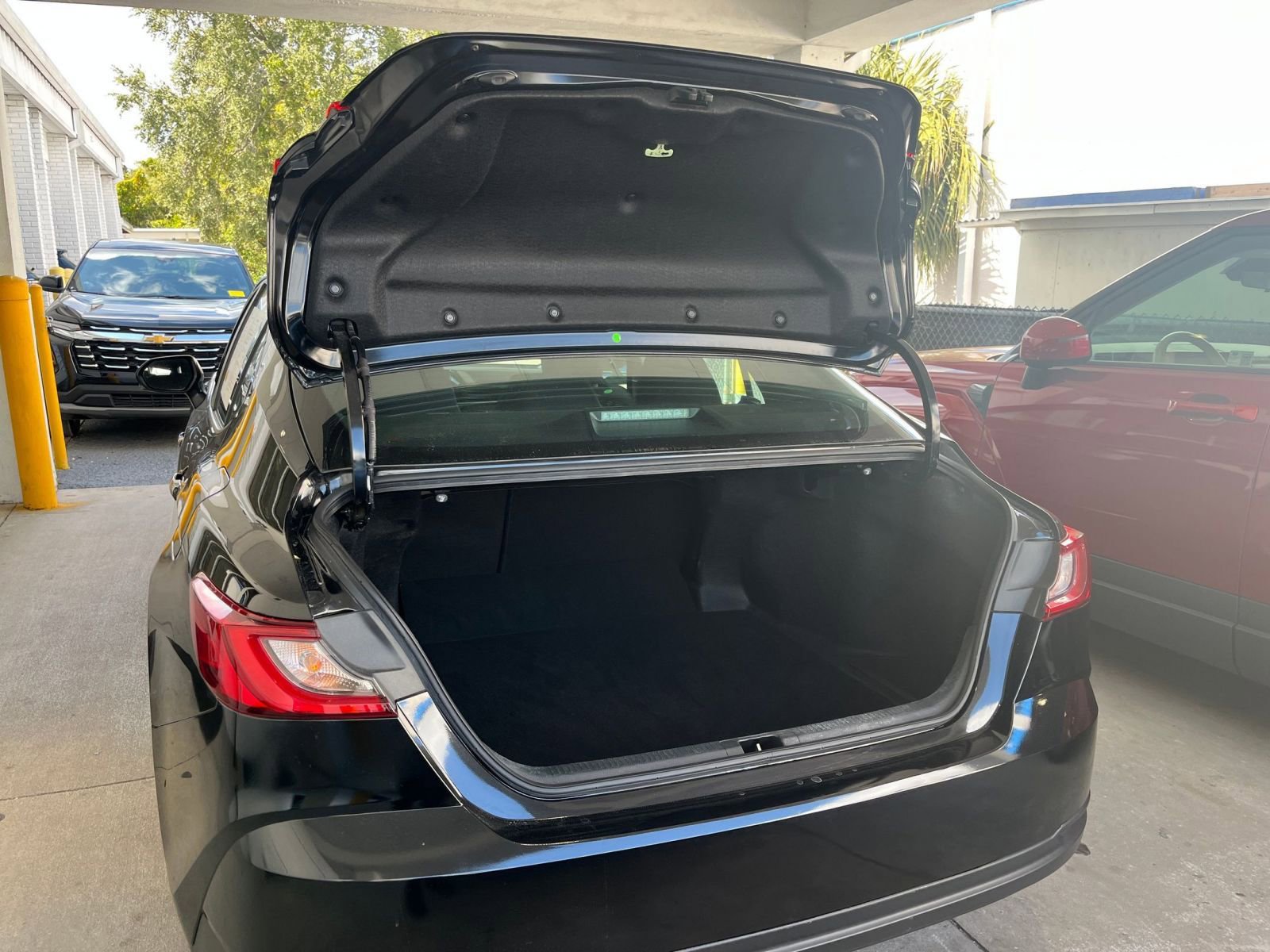 Thumbnail: 2025 Toyota Camry - 31