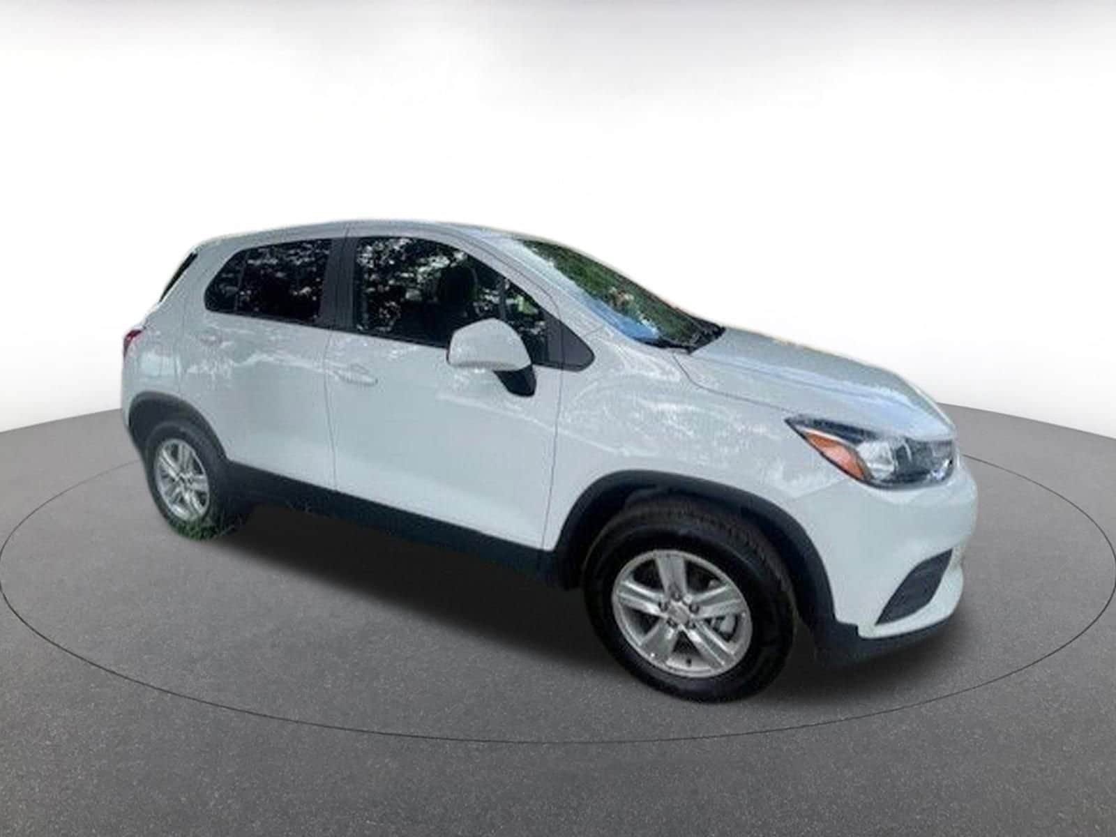 Thumbnail: 2021 Chevrolet Trax - 2
