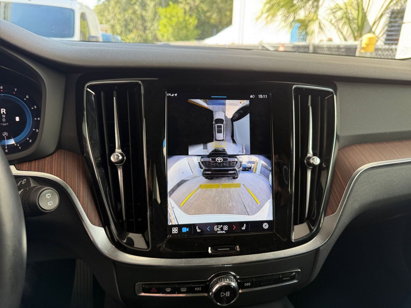 Thumbnail: 2025 Volvo S60 - 17