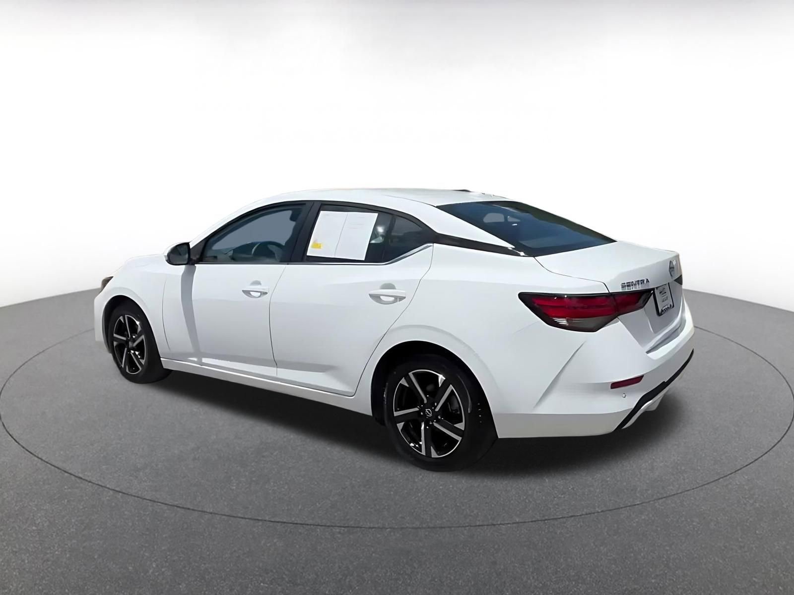 Thumbnail: 2025 Nissan Sentra - 10