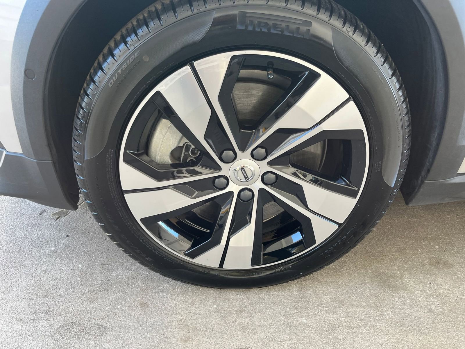 Thumbnail: 2025 Volvo S60 - 30